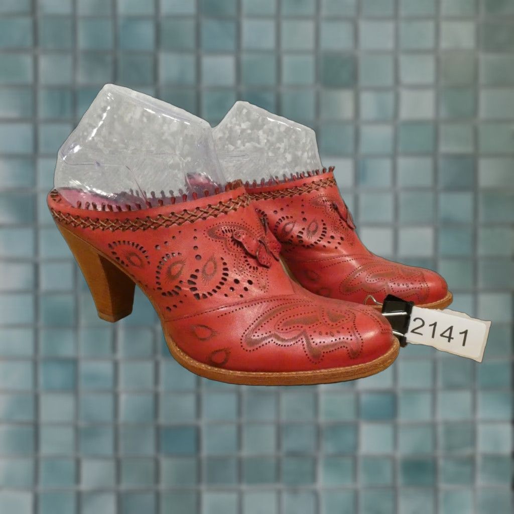 Vince Camuto Red Leather Mule Bootie Women 7B Cone Heel Shoes Y2K Western Womens