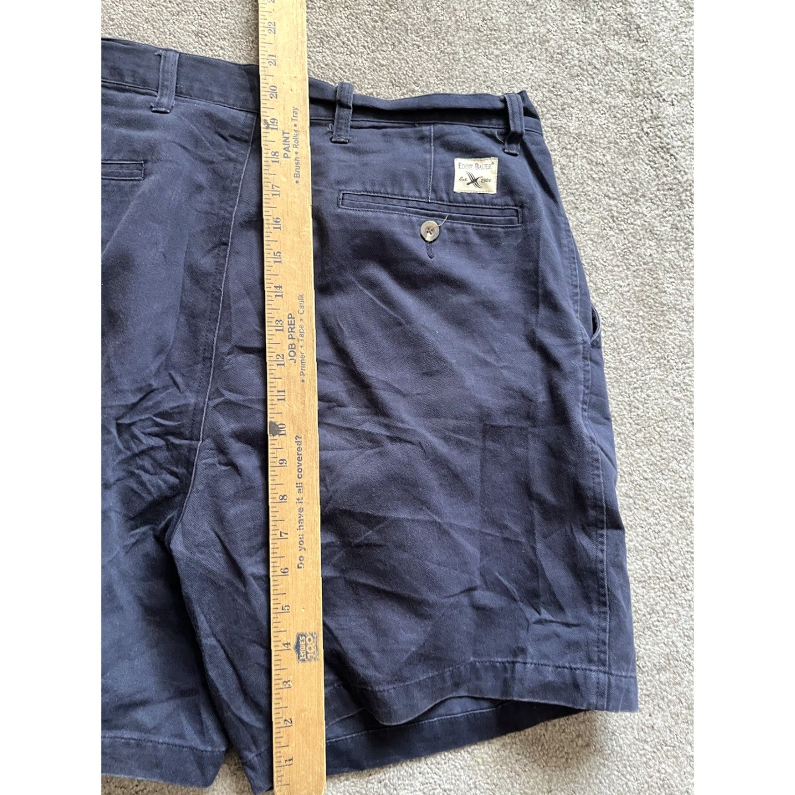 Eddie Bauer VINTAGE Eddie Bauer Classic Fit Shorts Mens Size 35 Navy Blue Pleated Zip Fly Casual Chino Cotton Regular 35 in Blue Cargo Pocket Pocketed Mens Size US 35 - 4 Thumbnail