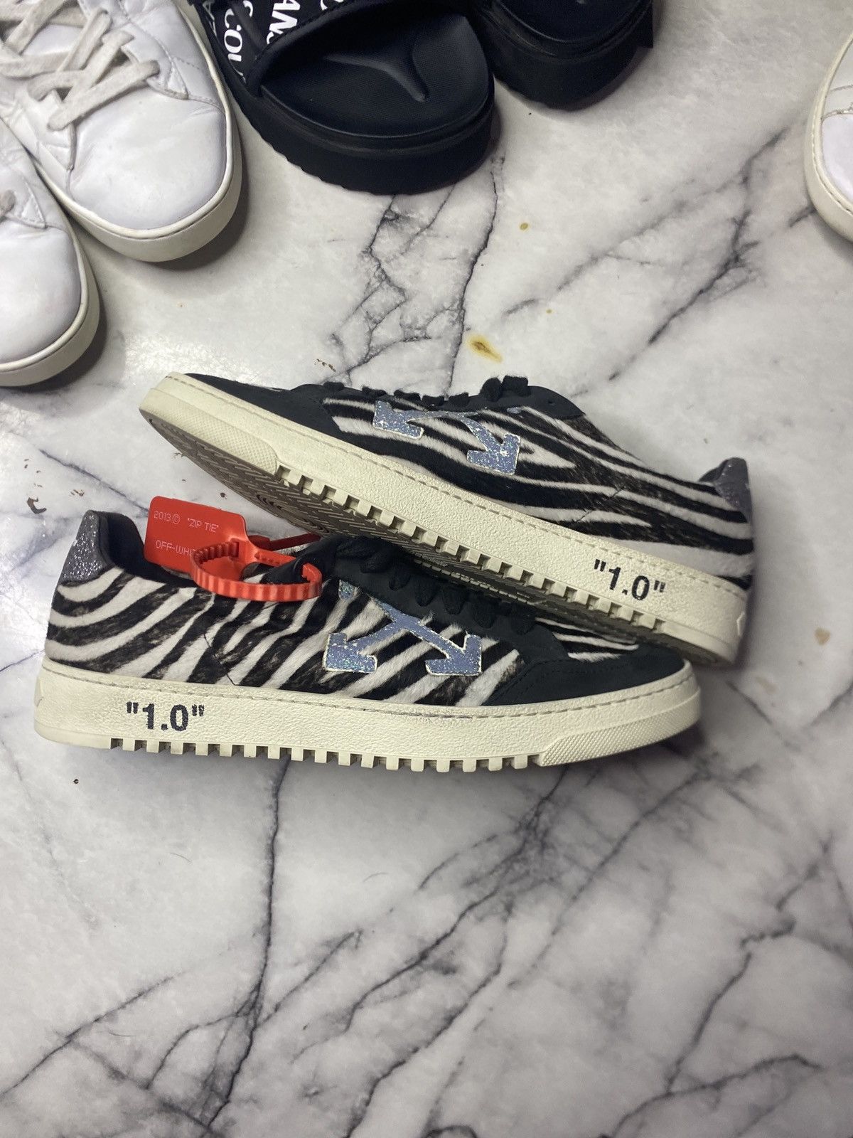 Off-White Off white vulcanized zebra/glitter Size US 9 / IT 39 - 6 Thumbnail