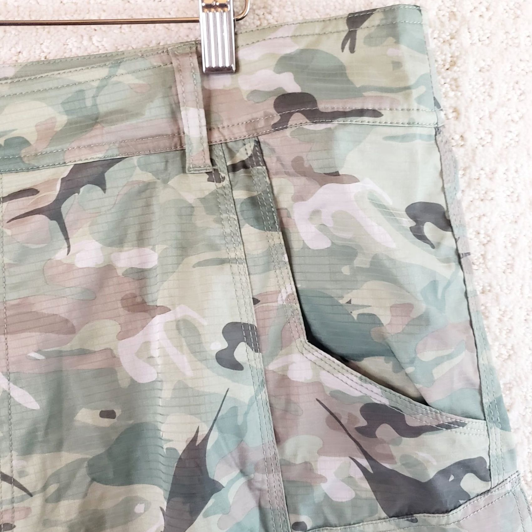 Vintage AFTCO Mens Cargo Shorts Size 42x10 Fish Pattern Camo Performance Stretch Casual Travel Size US 42 / EU 58 - 6 Thumbnail