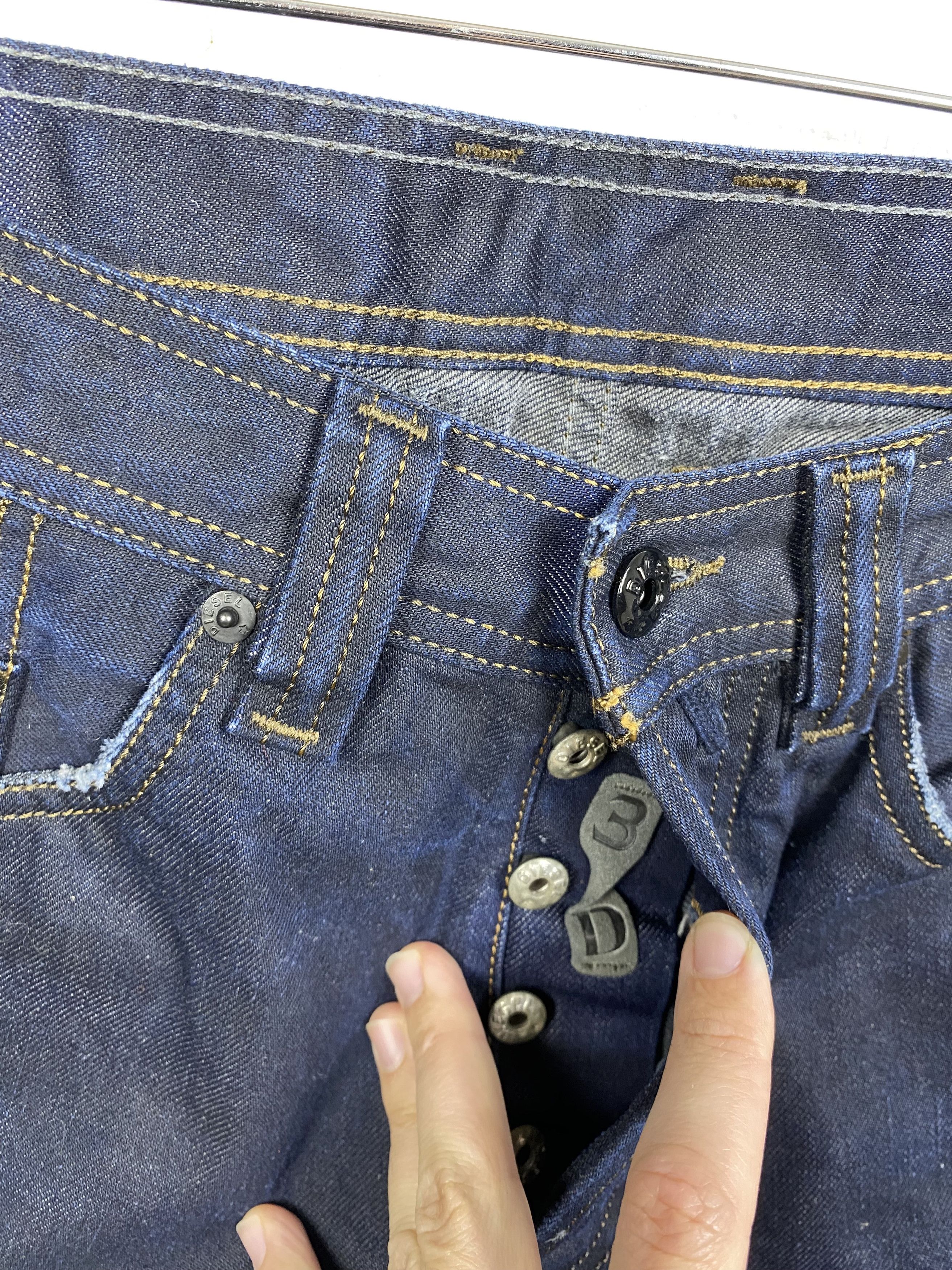 Diesel Diesel Waxed Back in the saddle Carrot Jeans size 30 Size US 30 / EU 46 - 6 Thumbnail