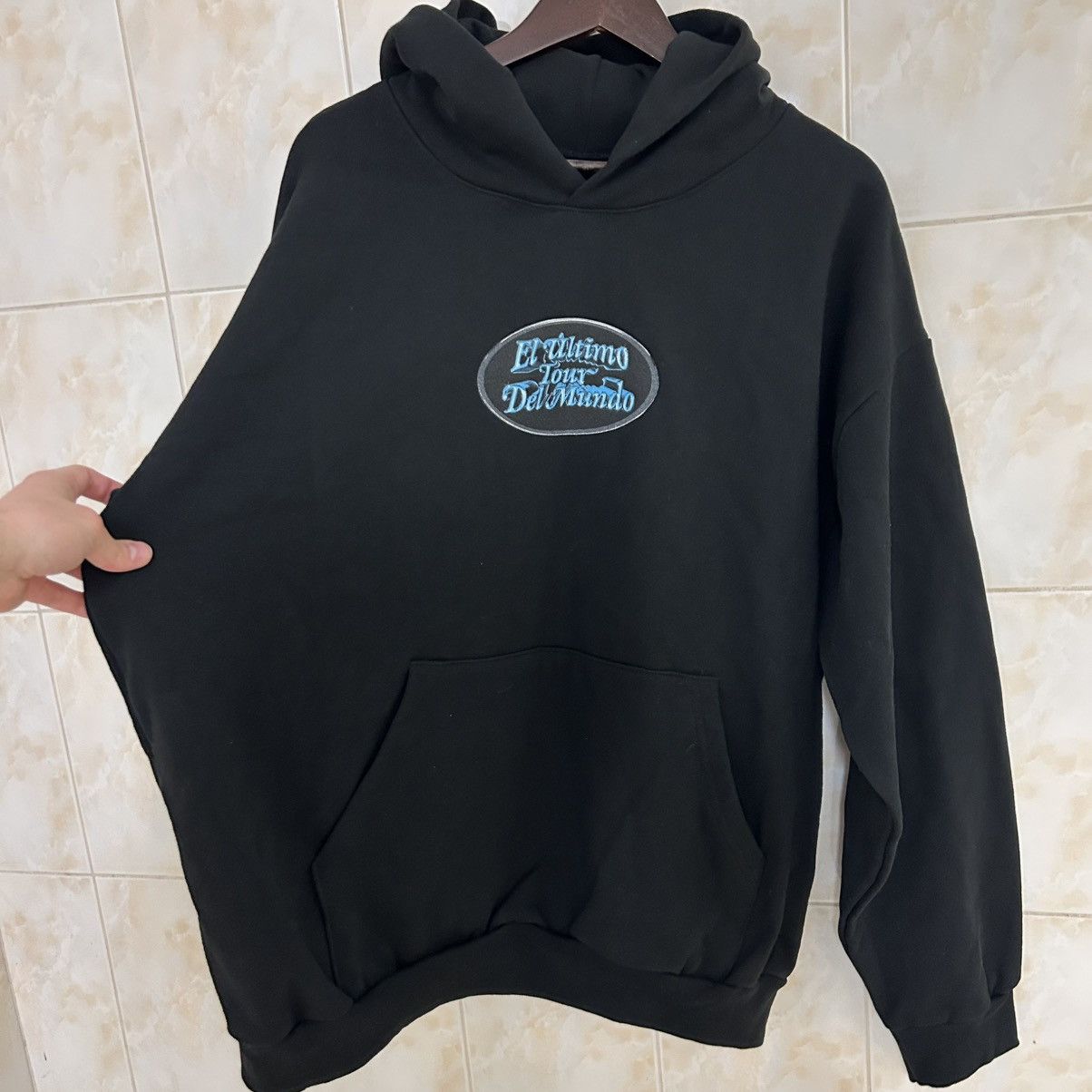 Band Tees EL ÚLTIMO TOUR DEL MUNDO 2022 Hoodie Size US XXL / EU 58 / 5 - 5 Thumbnail
