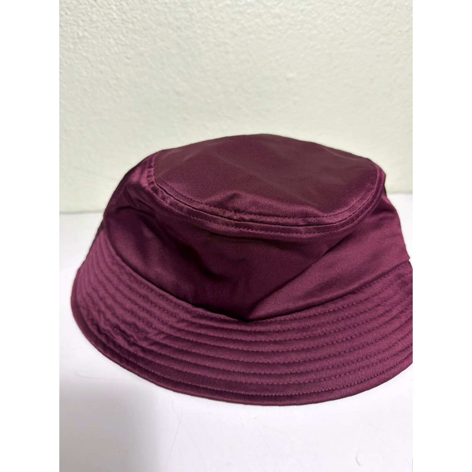 Vintage Aerie Polyester Bucket Hat Burgundy Womens One Size Red Bucket Hat Women One Size IDENTIFIED by Aerie Size ONE SIZE - 7 Thumbnail