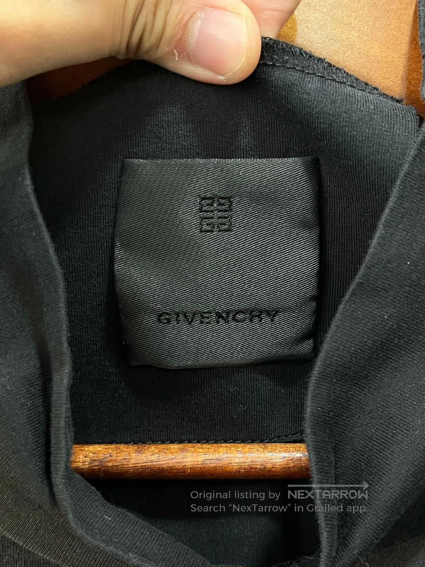Givenchy Givenchy New Logo Embroidered Short-Sleeve. Size US XL / EU 56 / 4 - 7 Thumbnail