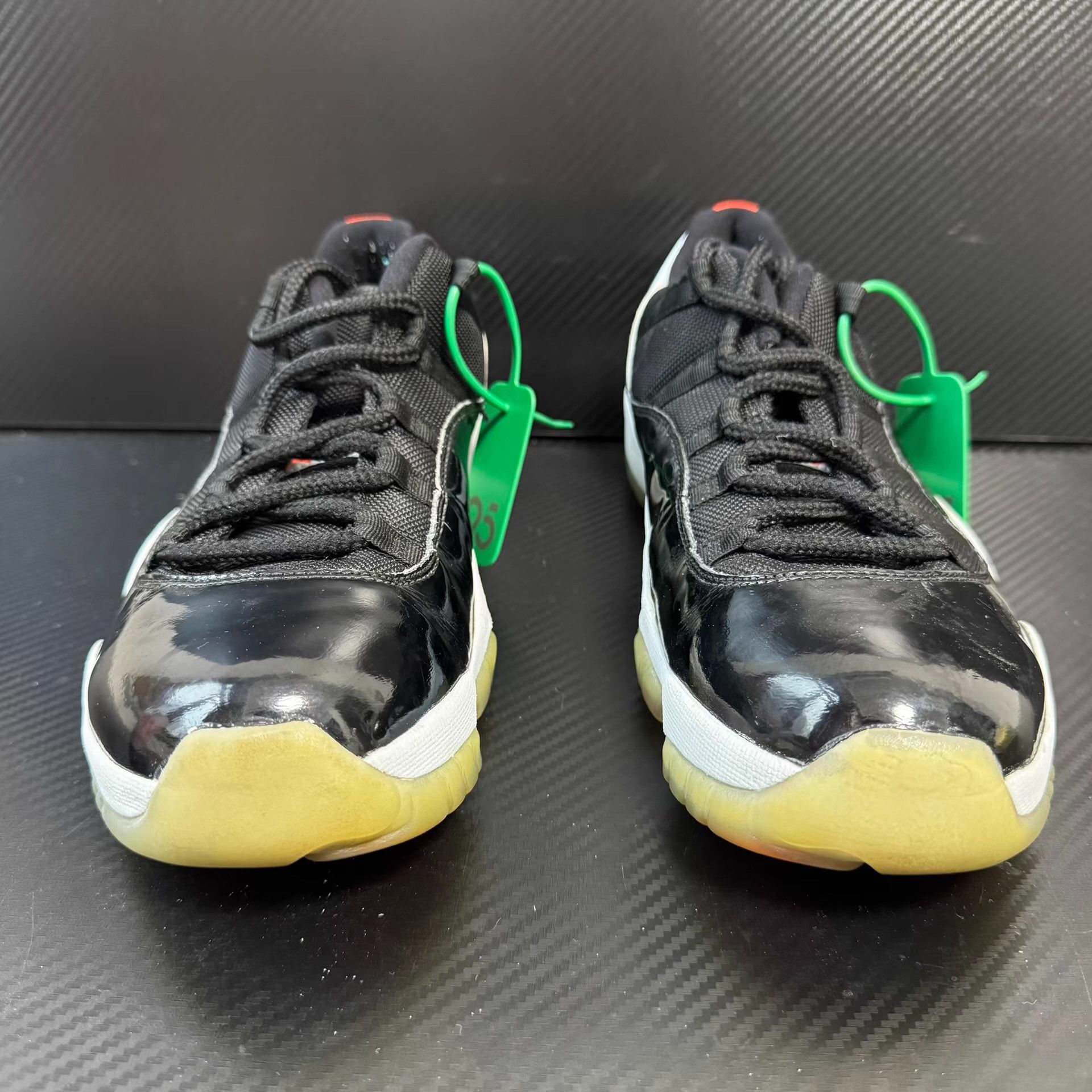 Nike Air Jordan 11 Low Infrared Q11 Size US 9.5 / EU 42-43 - 2 Thumbnail