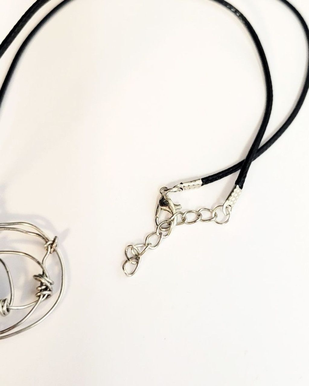 Handmade Minimalist knotted wire necklace with dragon vein agate vead Size ONE SIZE - 5 Thumbnail