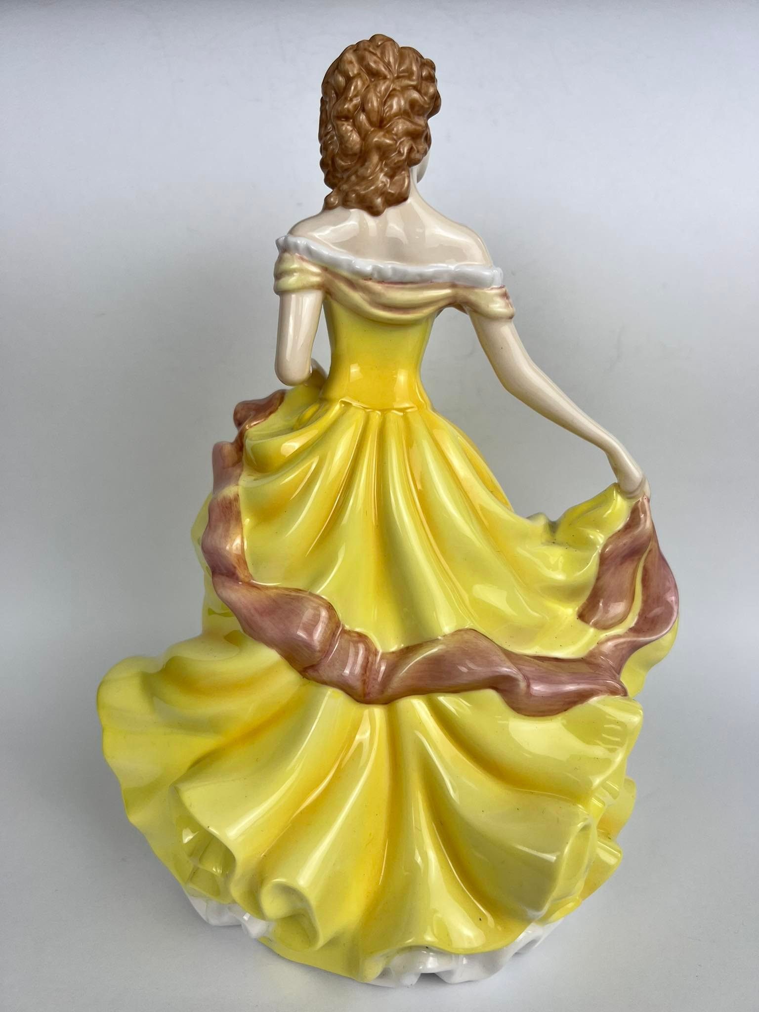 Vintage Royal Doulton Vintage Porcelain Figure Pretty Lady England Size ONE SIZE - 7 Thumbnail