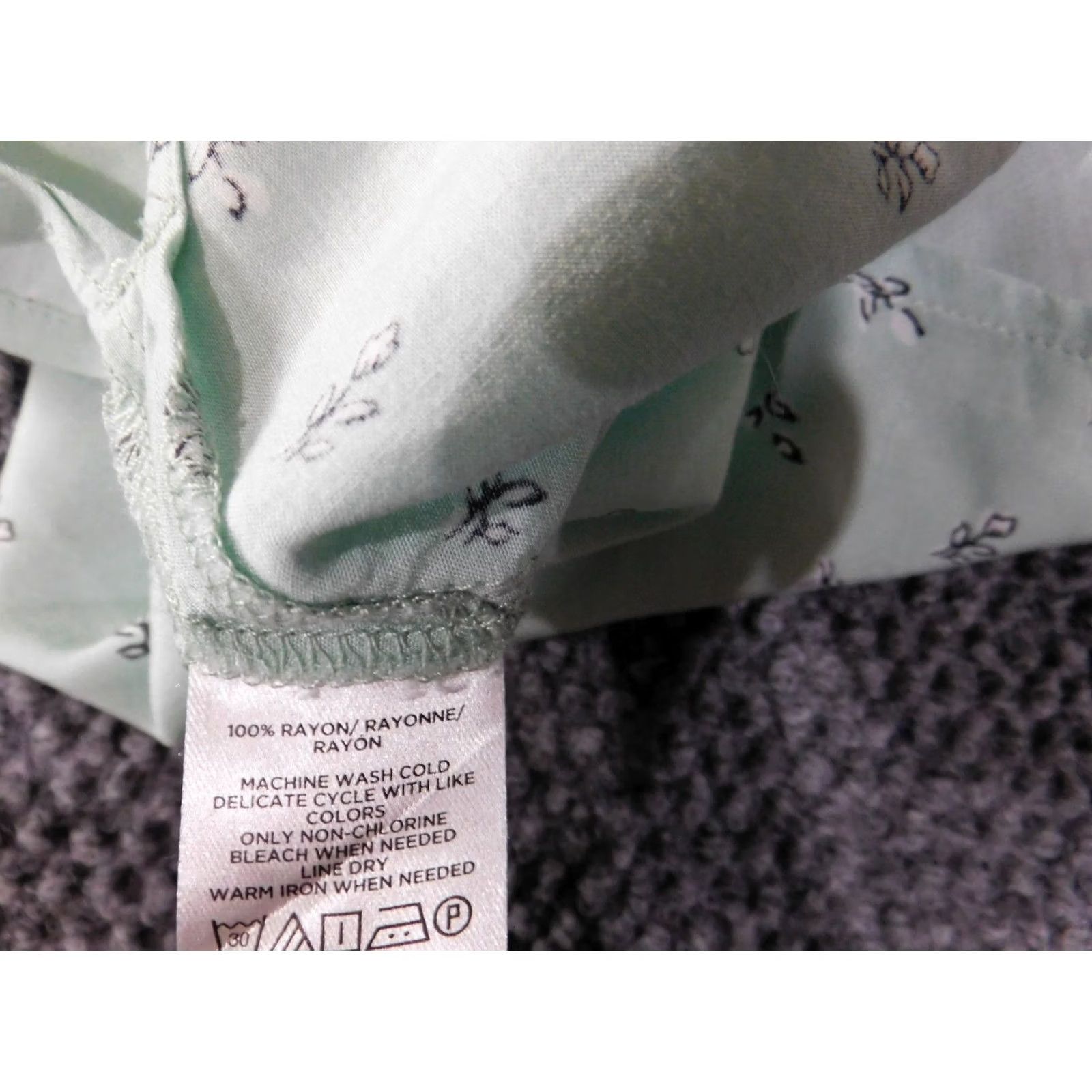 Ann Taylor Ann Taylor Loft Blouse Shirt Womens Large Green Floral Sleeveless Button Rayon Henley Casual Regular Size L / US 10 / IT 46 - 7 Thumbnail