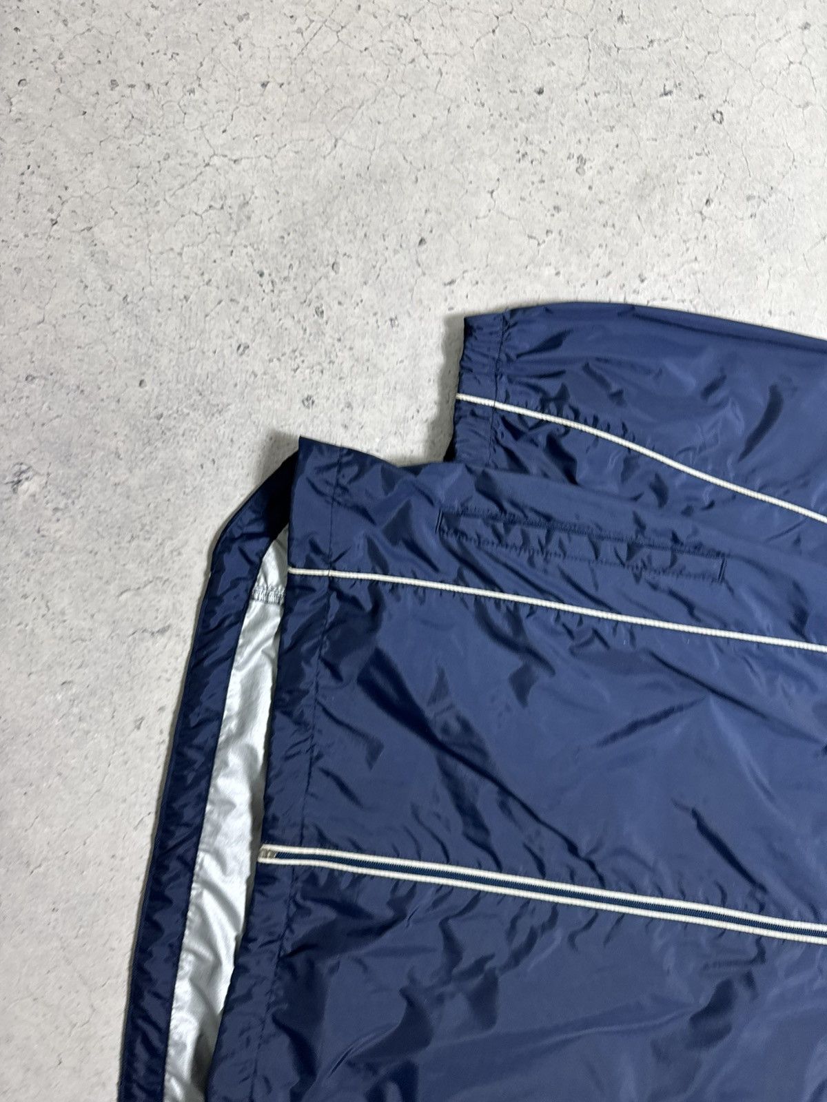 Umbro Umbro Nylon Light Windbreakers Jacket Big Logo Navy Size S Size US S / EU 44-46 / 1 - 3 Thumbnail