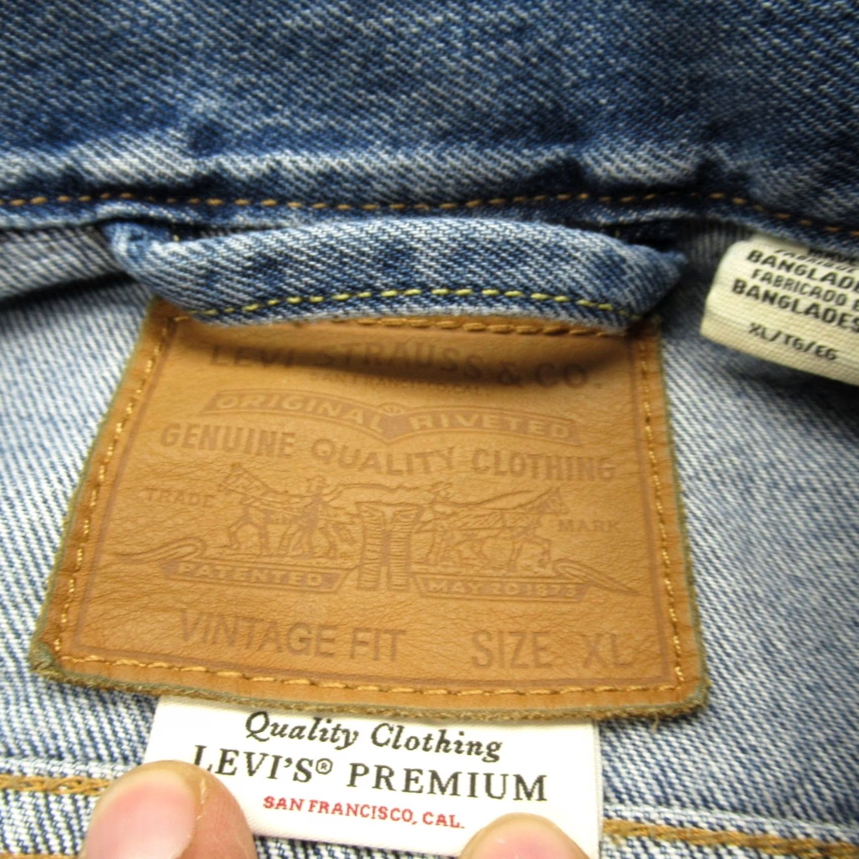 Levi's Levi's Denim Jacket Men XL Trucker Blue Vintage Premium Cotton Pockets Button Logo Denim Jacket Mens Size US XL / EU 56 / 4 - 4 Thumbnail