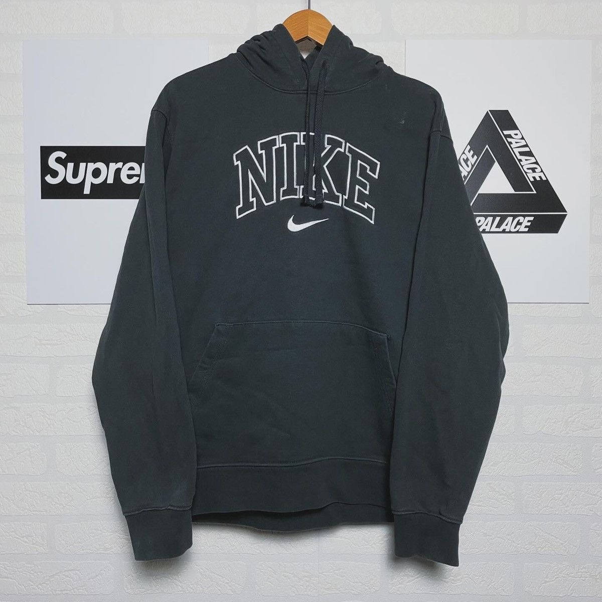 Nike × Vintage Nike Vintage Big Spellout Logo Boxy Fit Hoodie Size US L / EU 52-54 / 3 - 1 Thumbnail