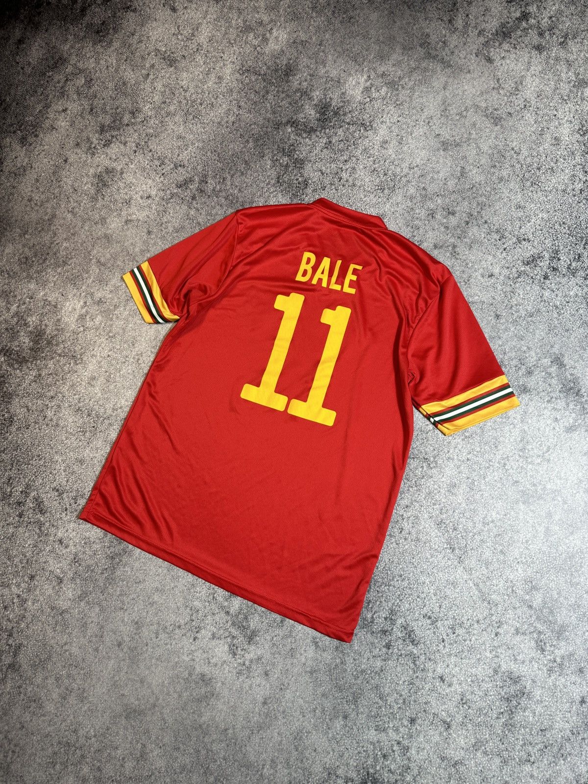 Adidas Adidas Wales 11 Bale Soccer Jersey Streetwear Rare M VTg USA Size US M / EU 48-50 / 2 - 1 Thumbnail