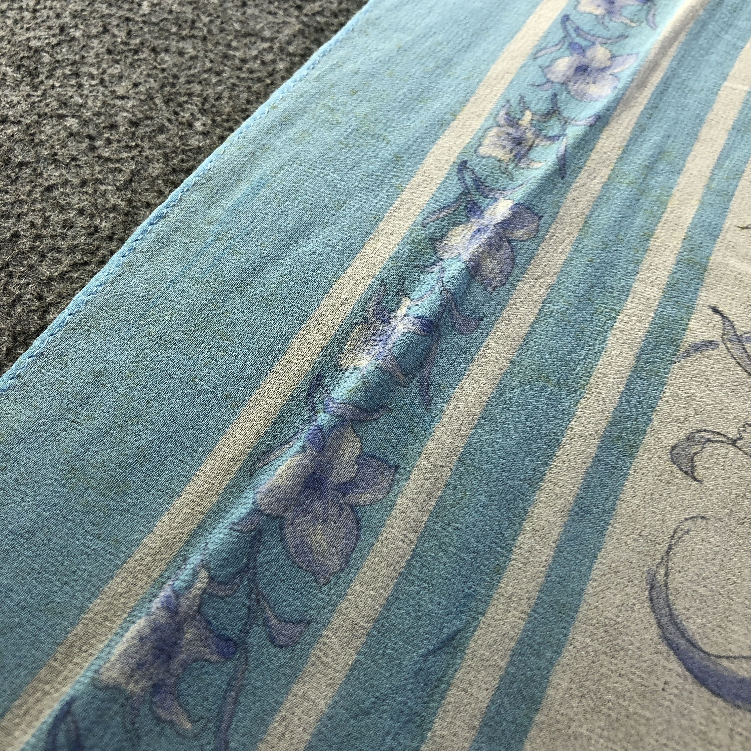 Hardy Amies Hardy Amies Floral Silk Scarf M1010 Size ONE SIZE - 10 Thumbnail