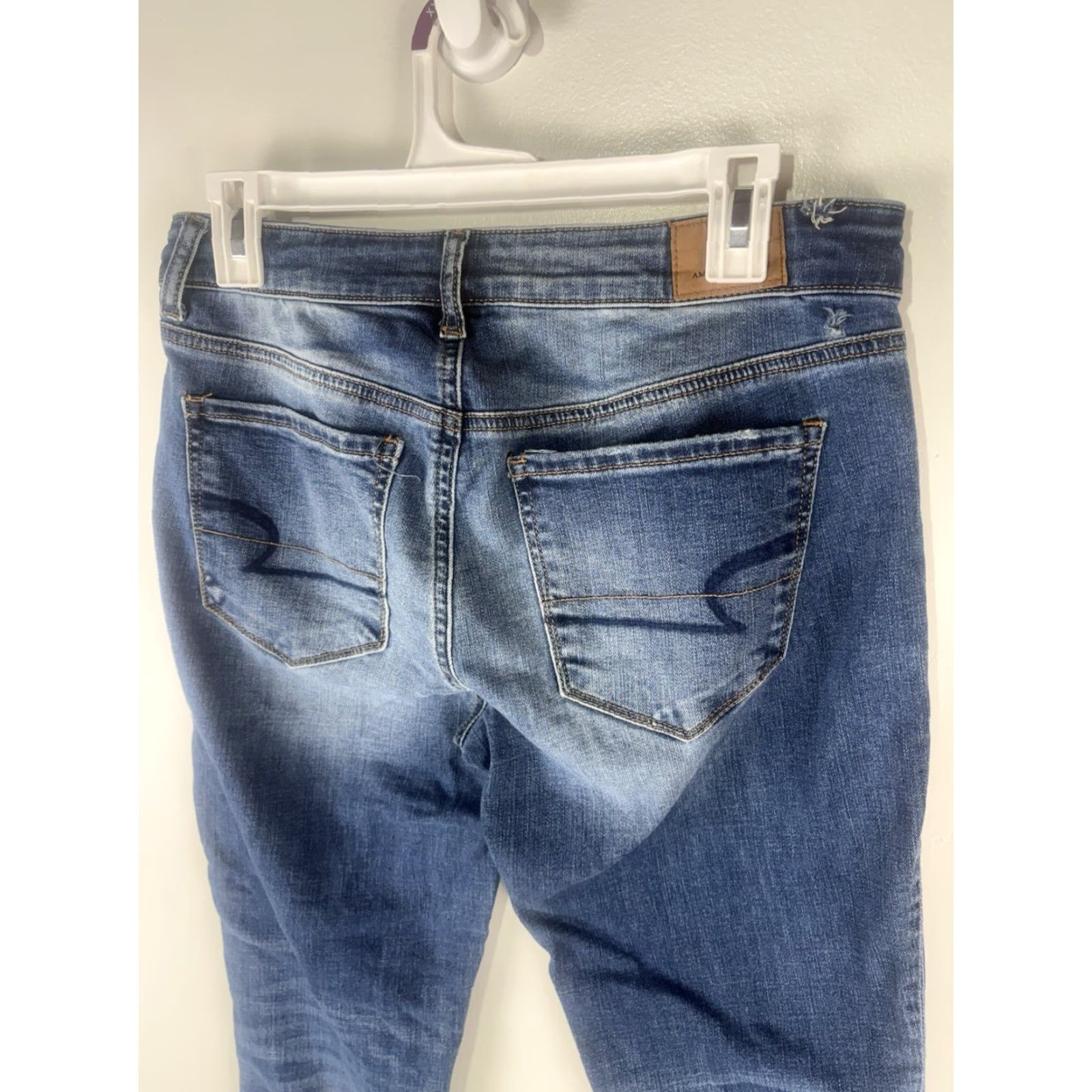 American Eagle Outfitters American Eagle Med Faded Wash W-Whiskers Super Stretch X Jeans Womens Size 6 Size 28" / US 6 / IT 42 - 6 Thumbnail