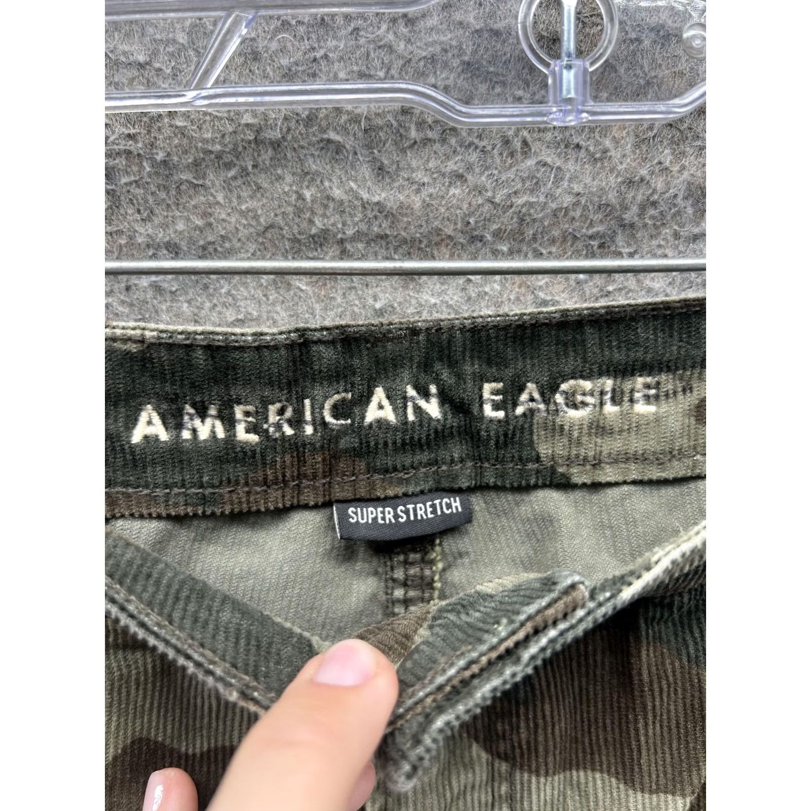 American Eagle Outfitters VINTAGE American Eagle Outfitters Pants Womens 24 Camo Corduroy Straight Leg Chino Size 42" / US 20 - 2 Thumbnail