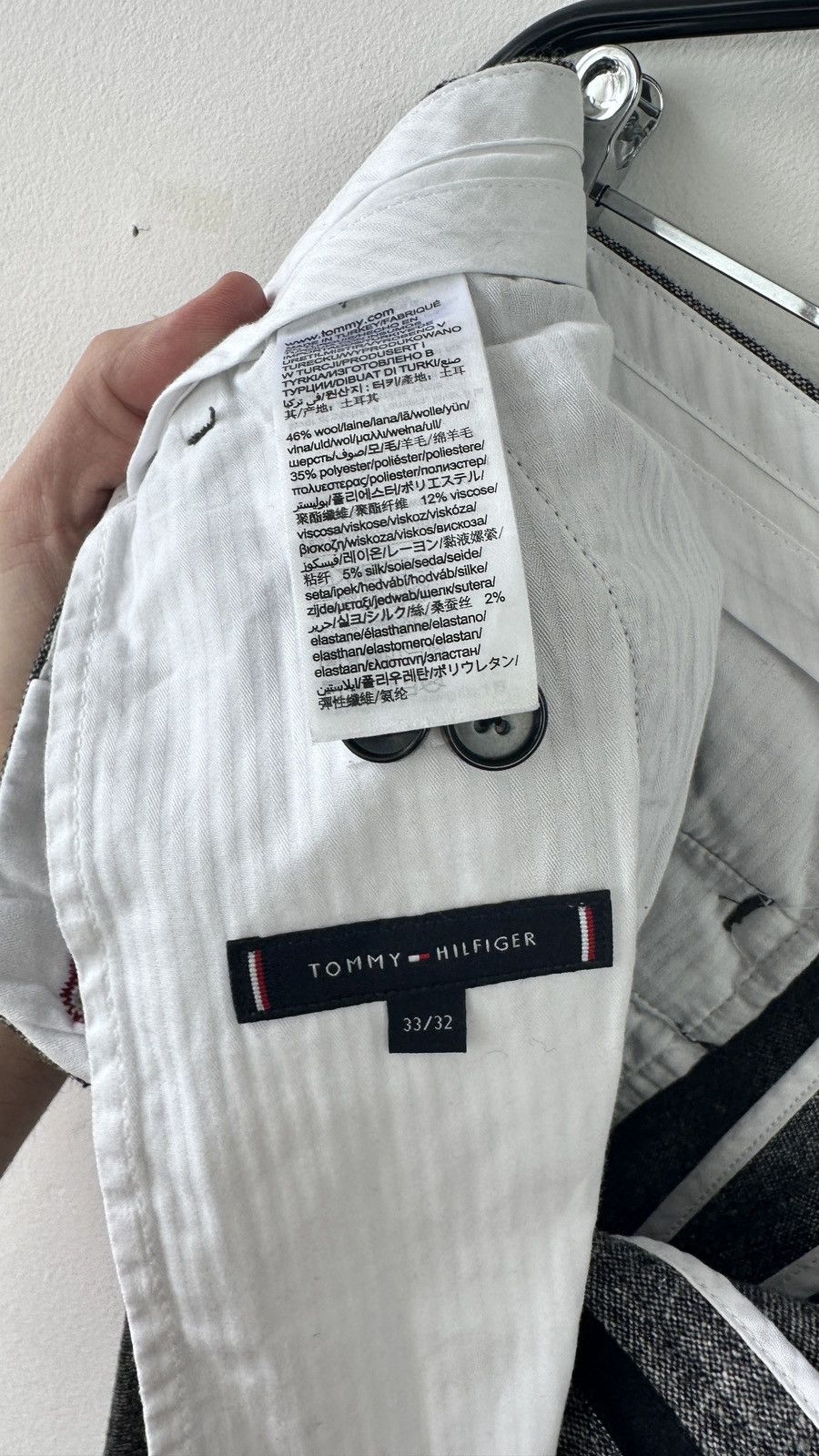 Tommy Hilfiger Tommy Hilfiger Italian Fabric Hampton Chino Pants 33/32 Size US 33 - 13 Thumbnail