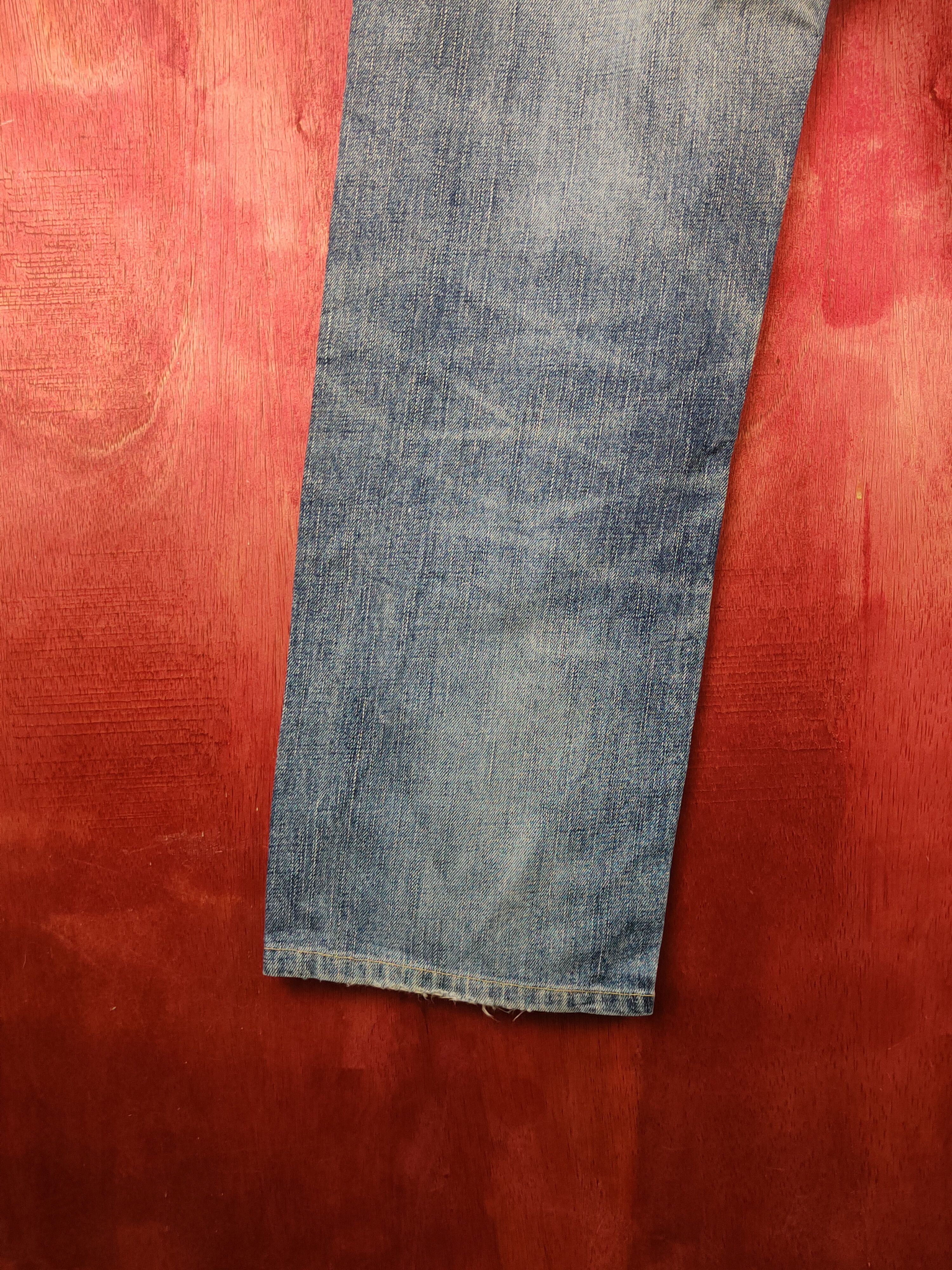 Japanese Brand Uniqlo Blue Faded Distressed Ripped Jeans #S2331 Size US 32 / EU 48 - 9 Thumbnail