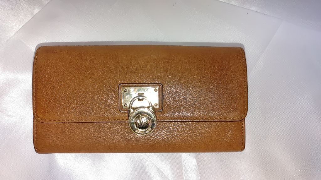 Michael Kors Hamilton Wallet