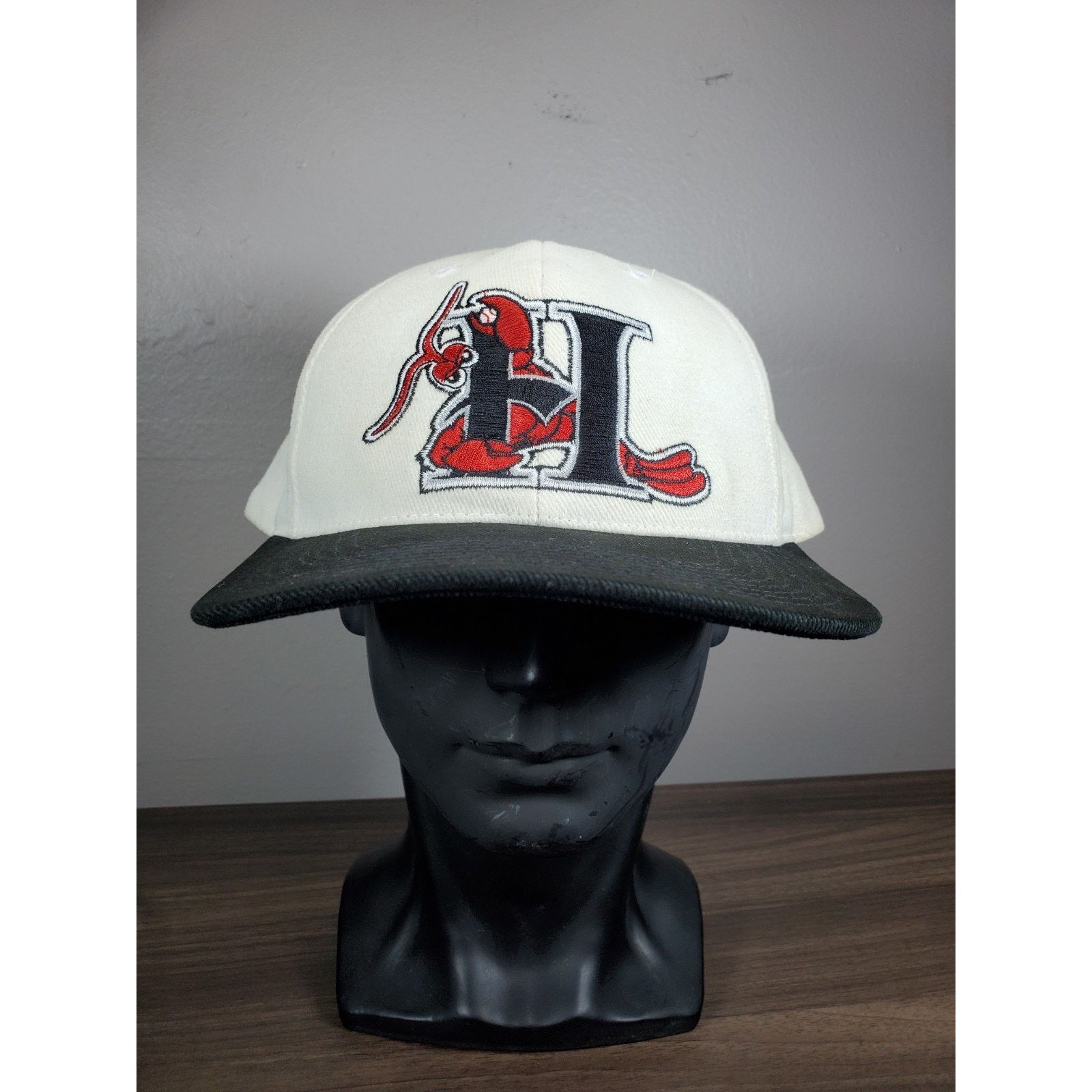MLB × Vintage 90s Hickory Crawdads Minor League Baseball Hat Cap MiLB Size ONE SIZE - 2 Thumbnail