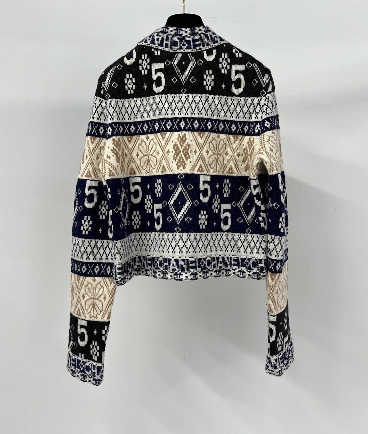 Chanel Chanel N°5 Logo Cashmere Cardigan FR38 Size S / US 4 / IT 40 - 2 Thumbnail