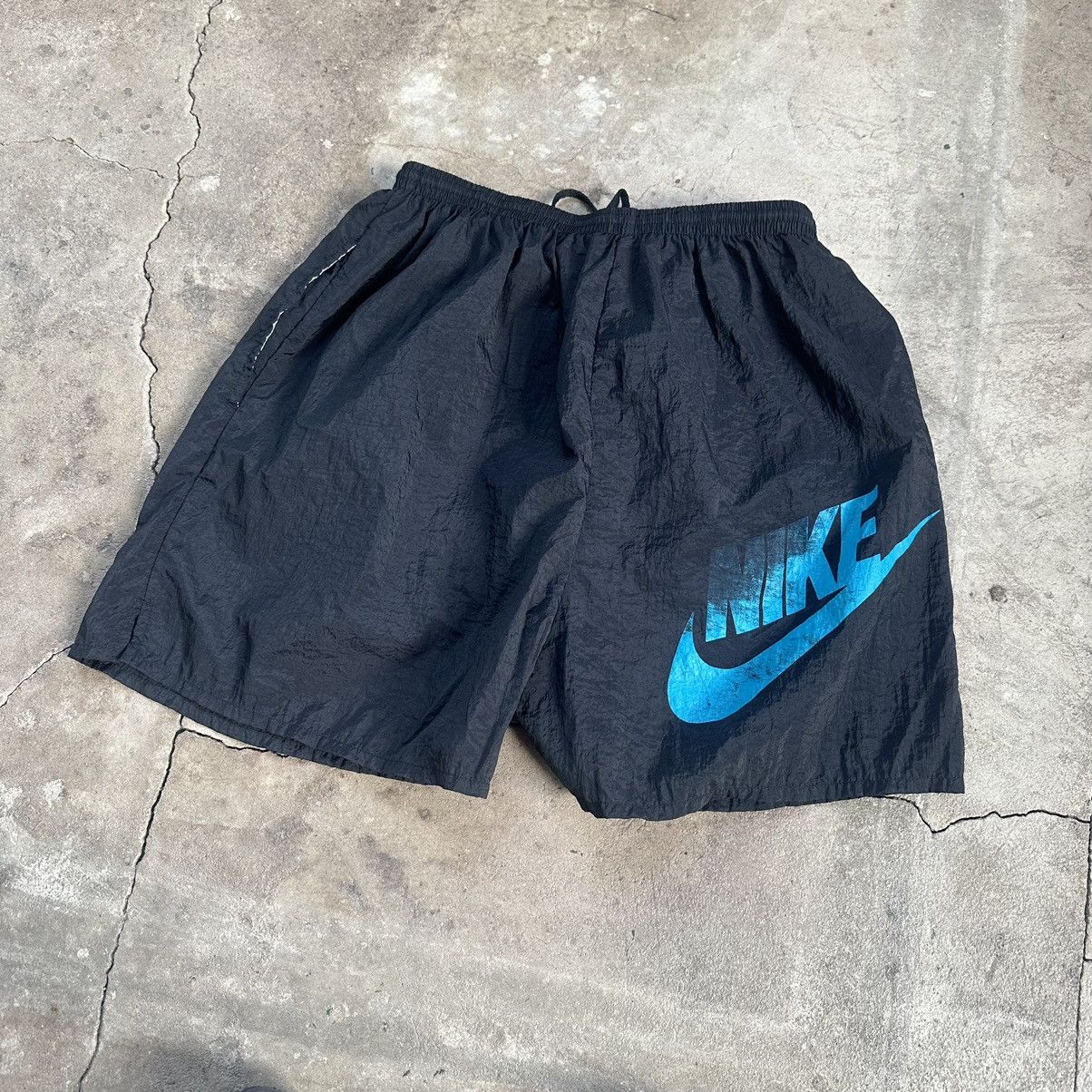 Nike × Vintage 🔥90’s VINTAGE NIKE NYLON SHORTS RARE COLOUR SIZE L🔥 Size US 34 / EU 50 - 4 Thumbnail