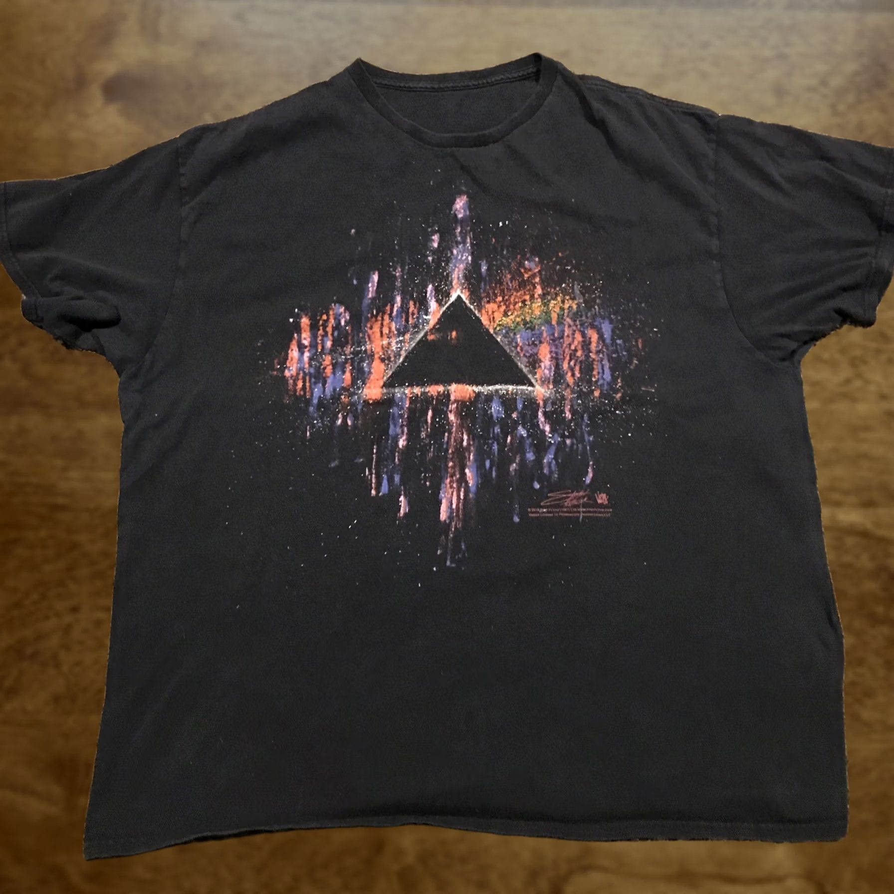 Vintage Pink Floyd T-Shirt Men XL Black Crew Neck Short Sleeve Logo A8 1987 Reproduction Music Rainbow Prism 2016 Vintage: No Size US XL / EU 56 / 4 - 1 Thumbnail