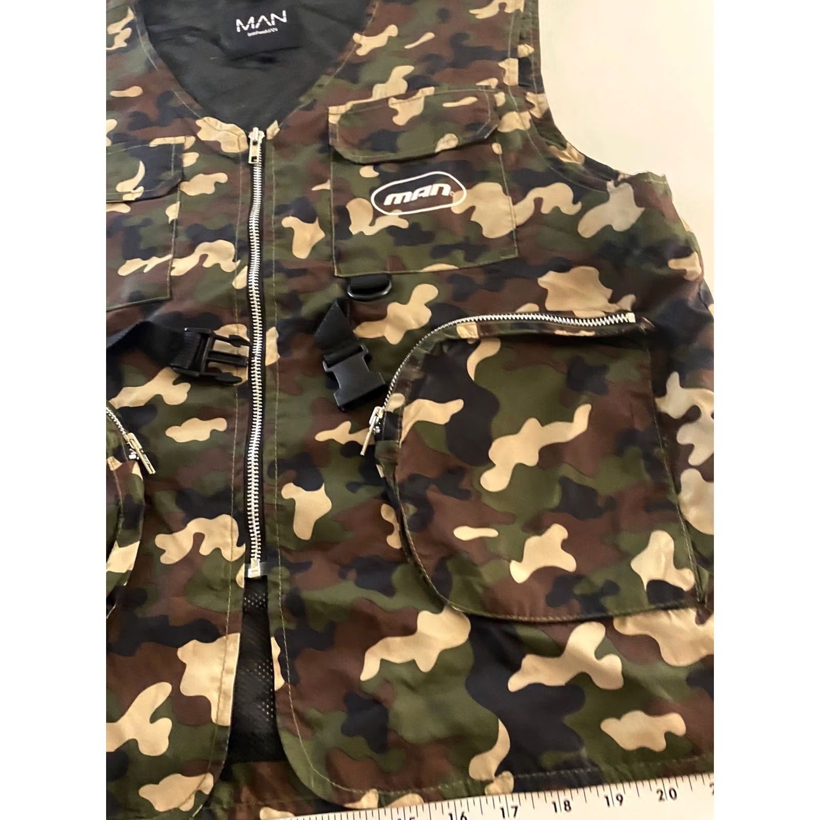 Boohoo Boohoo Man Caoflage Zippered VEST Large L Mens Vest Multicolor 90s Style Size US L / EU 52-54 / 3 - 2 Thumbnail