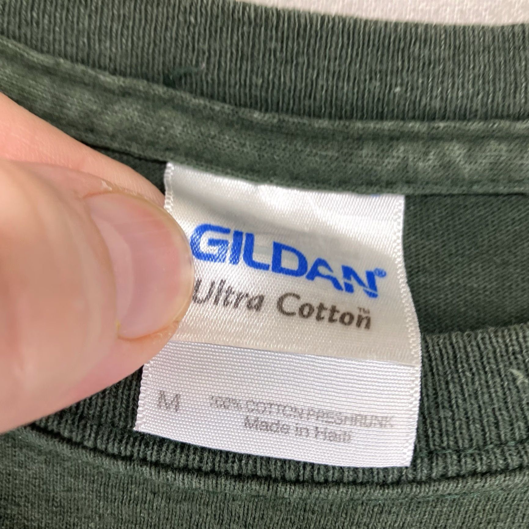 Gildan VINTAGE Moosehead Lager T Shirt Mens M Heavyweight Cotton Forrest Green Logo 90s Grunge Outdoor Adventure Time Theme Shirts Womens Mens Boys Girls Size US M / EU 48-50 / 2 - 4 Thumbnail