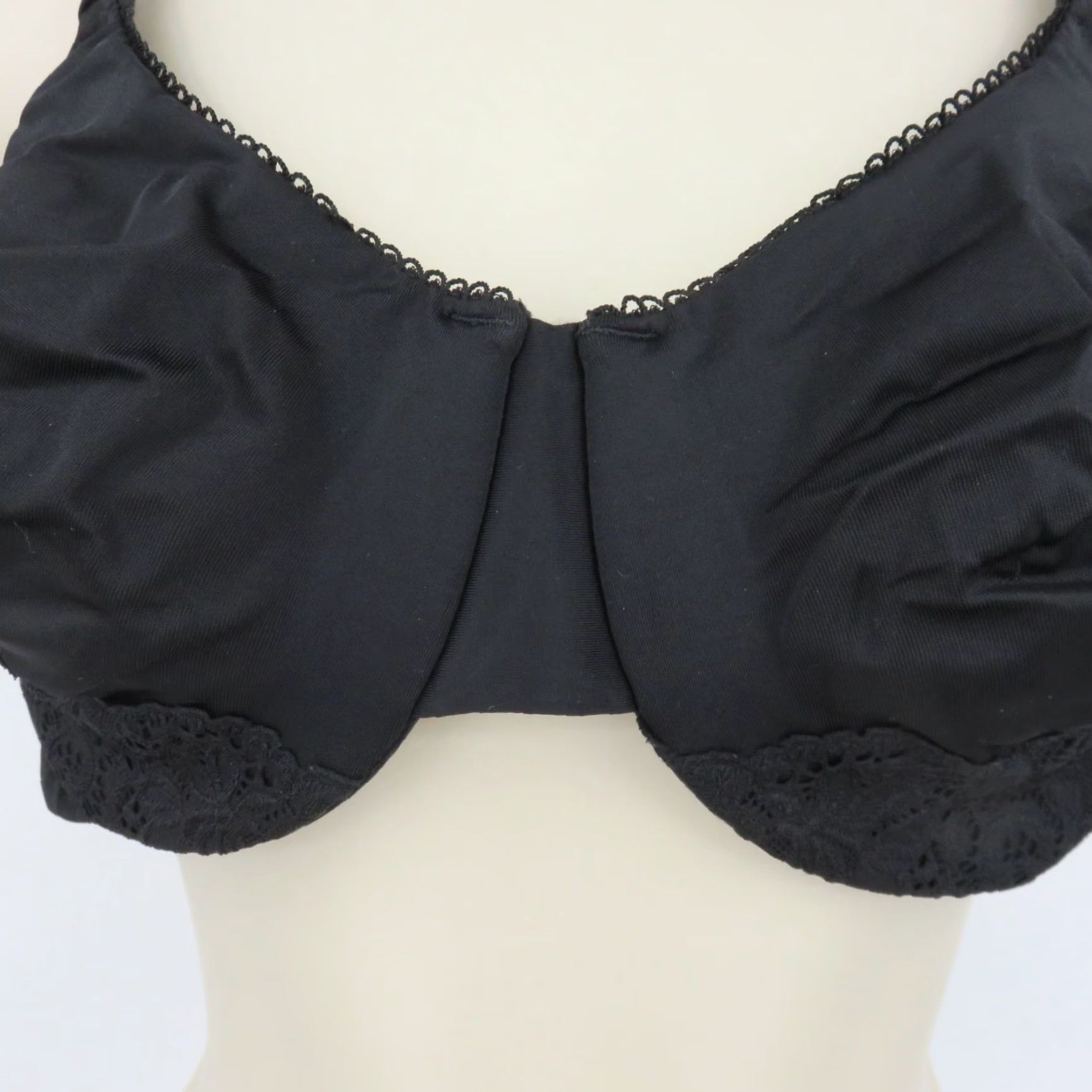 Vintage Olga Bra 38D Women Luxury Lift Underwire Unlined Black Flower Lace T-Shirt Bra Plus Size Womens Size ONE SIZE - 4 Thumbnail