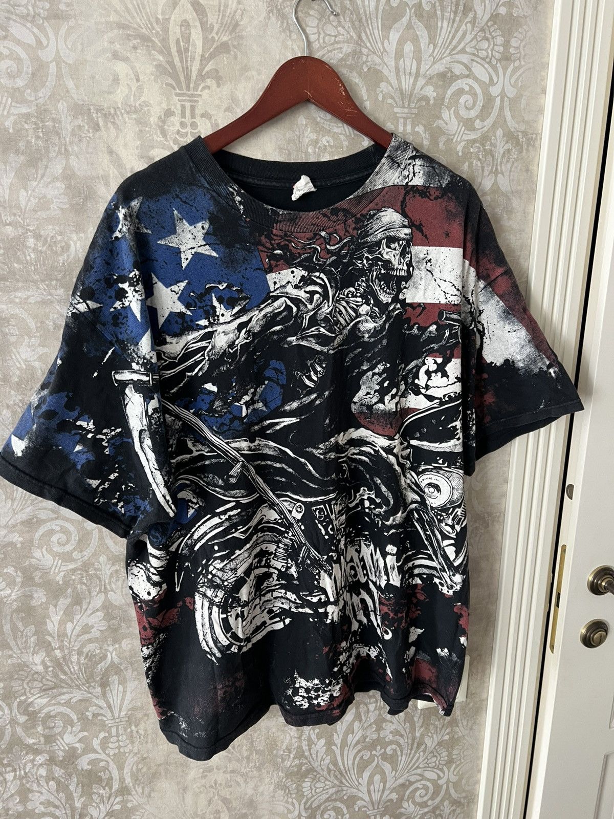 Vintage Vintage 90s AOP Biker Tee Skull Motorcycle USA Flag Alstyle Size US XXL / EU 58 / 5 - 3 Thumbnail