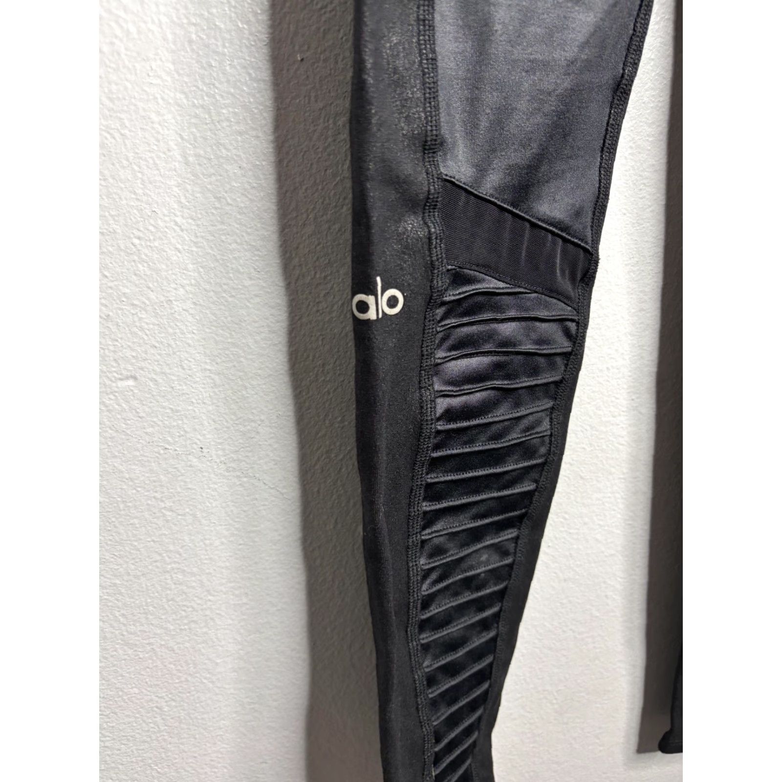 Alo Yoga Alo Yoga Leggings Womens XS Black High Waist Moto Faux Leather Athletic Size 26" / US 2 / IT 38 - 2 Thumbnail