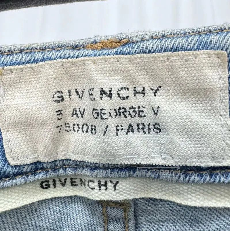 Givenchy Givenchy Blue Denim Logo Women's Jeans . Size 23" - 5 Thumbnail