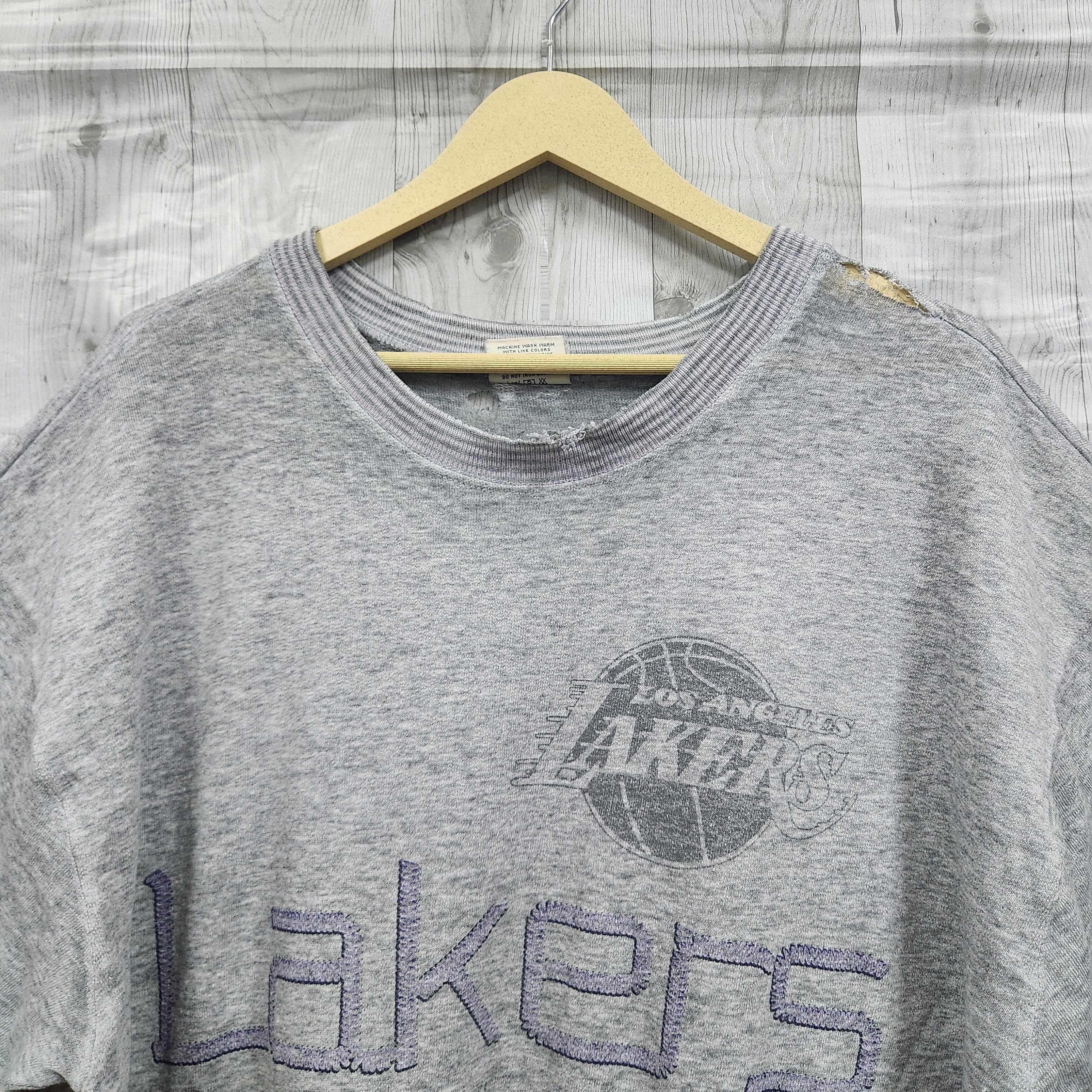NBA × Vintage Vintage 1990s L.A. Lakers Distressed Sweater Size US XL / EU 56 / 4 - 16 Thumbnail