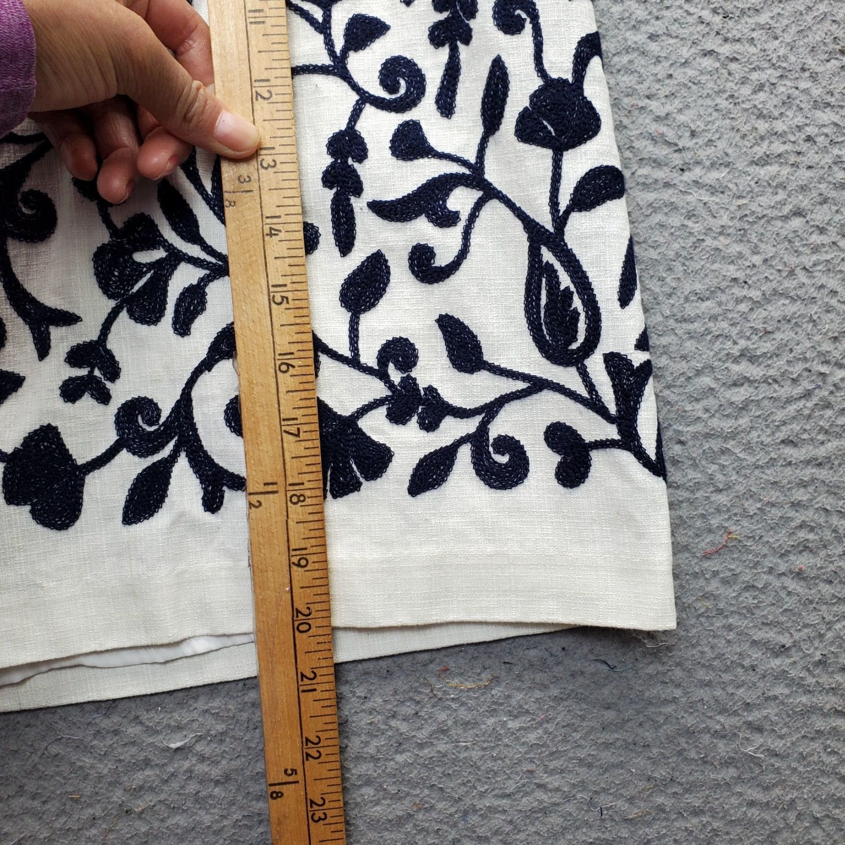 Talbots Talbots A-Line Skirt Women's 4P Petite Multicolor Embroidered Floral Lined Back Zipper Womens Size 4P Mens? Size 27" / US 4 / IT 40 - 3 Thumbnail