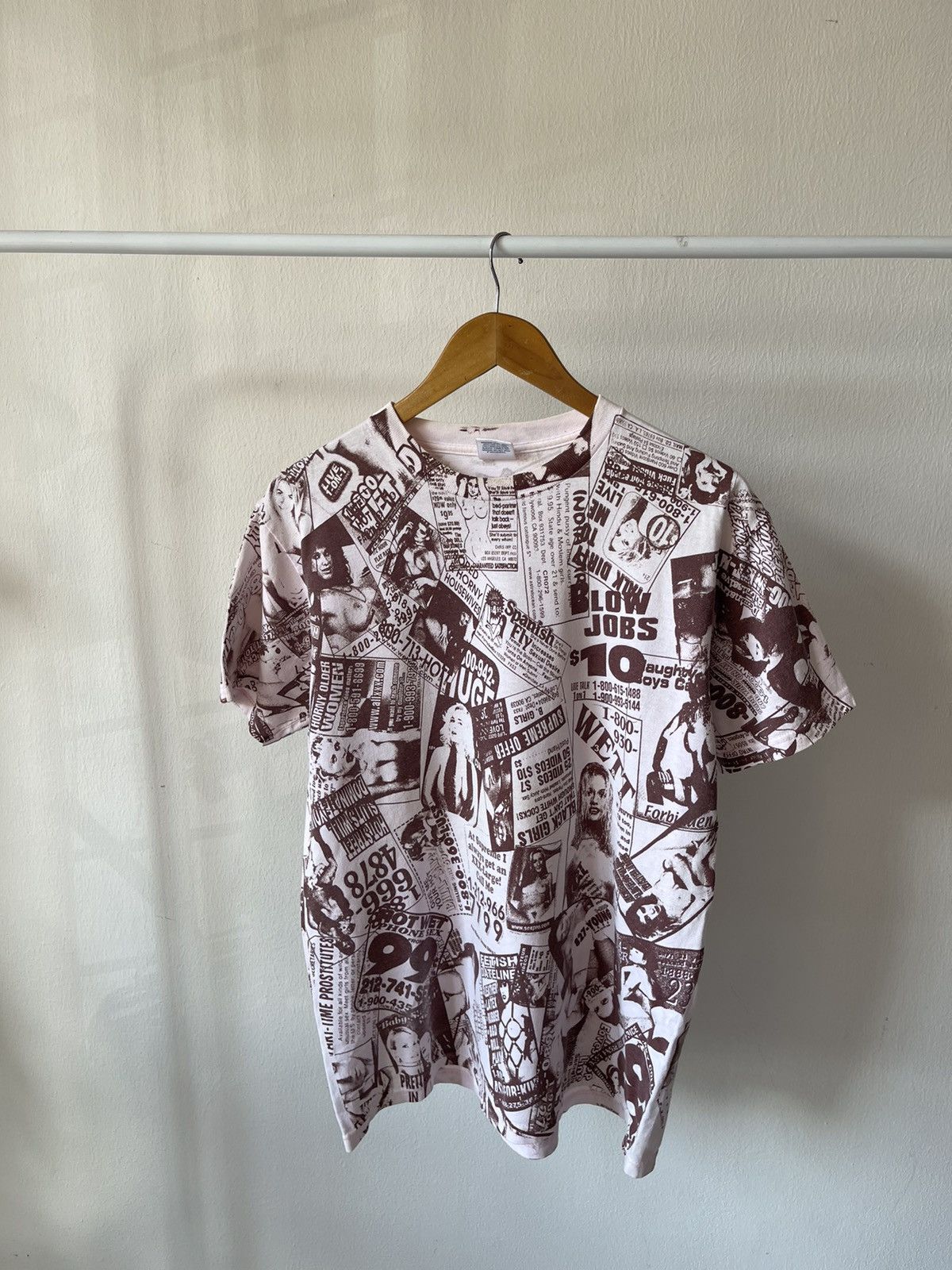Supreme 2001 Supreme Porn Poster Tee Size US M / EU 48-50 / 2 - 1 Thumbnail