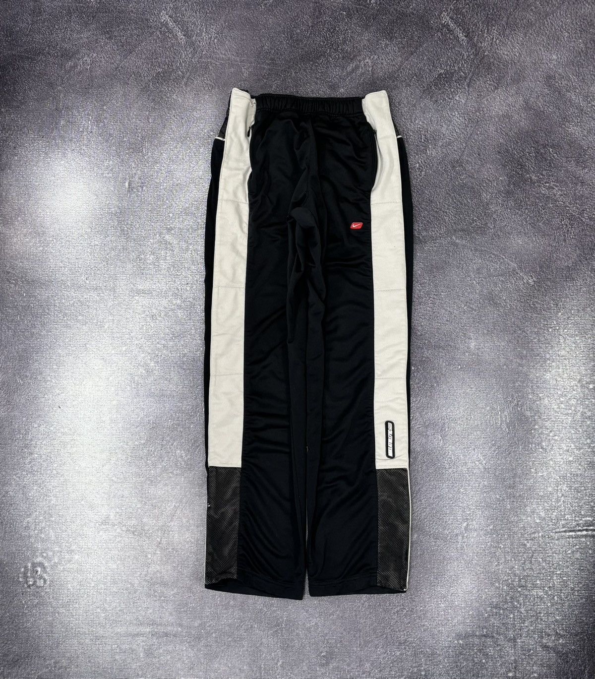 Nike Vintage Nike Y2K Wide-Leg Side Buttons Hype Track Pants Size US 30 / EU 46 - 1 Thumbnail