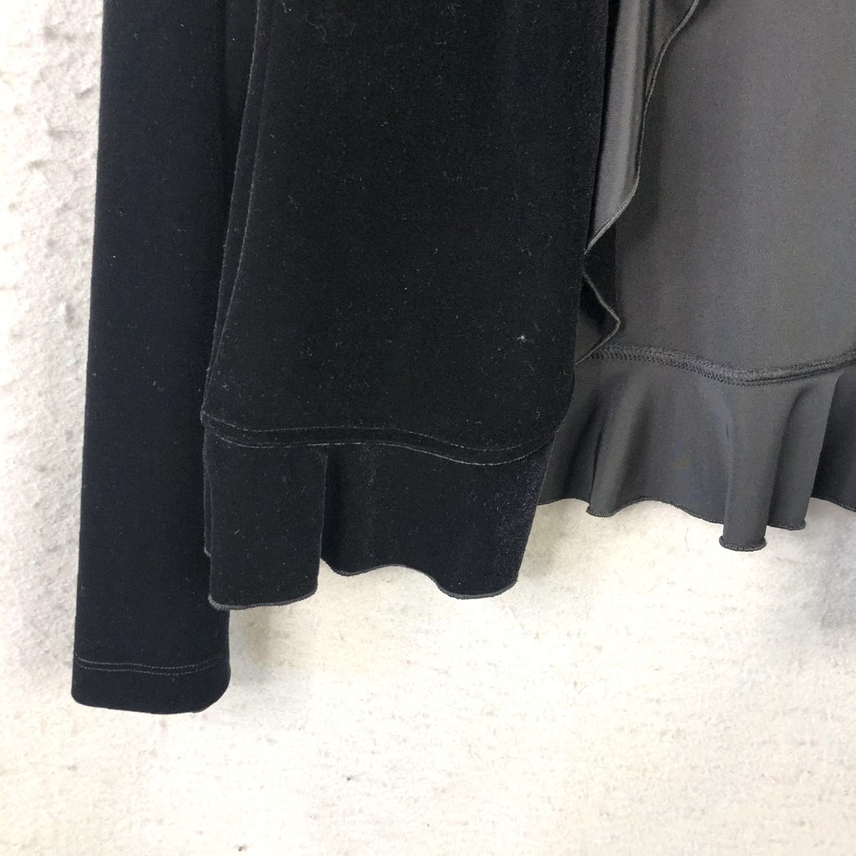 Vintage Chico's Jacket Womens Black Velvet Open Front Party Cocktail Holiday Ruffle Long Sleeve Short Hem Size 1 Size XS / US 0-2 / IT 36-38 - 4 Thumbnail