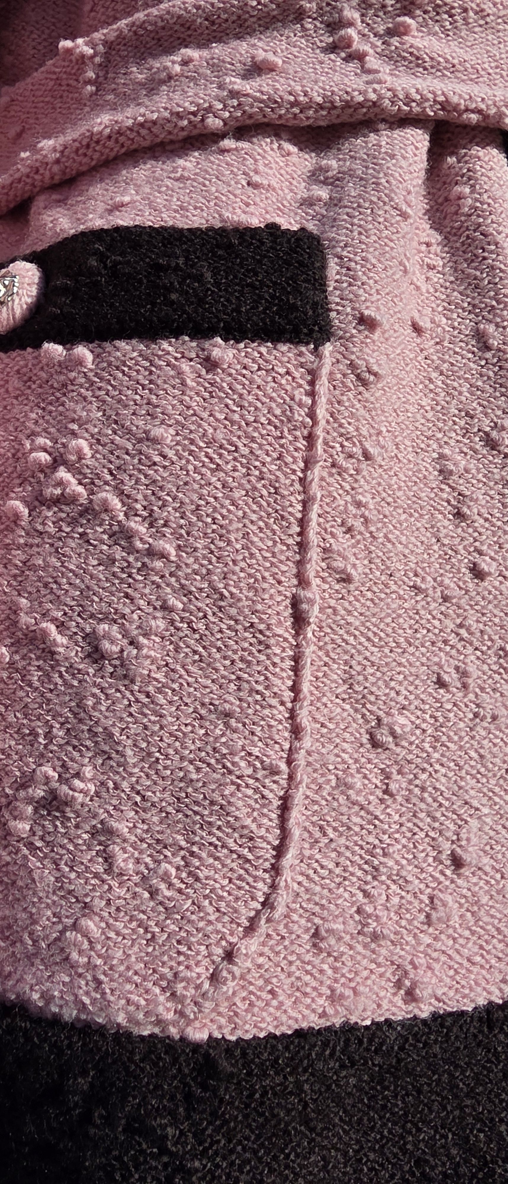 Chanel CHANEL Pink/Black Belted Cardigan Fall '24 Look 19 FR 38/US6 Size S / US 4 / IT 40 - 4 Thumbnail