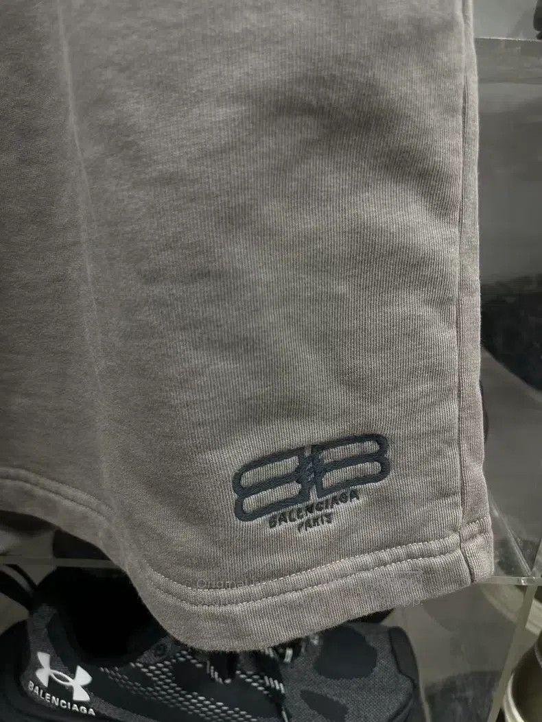 Balenciaga Balenciaga size M Shorts M size Size US 27 - 2 Thumbnail