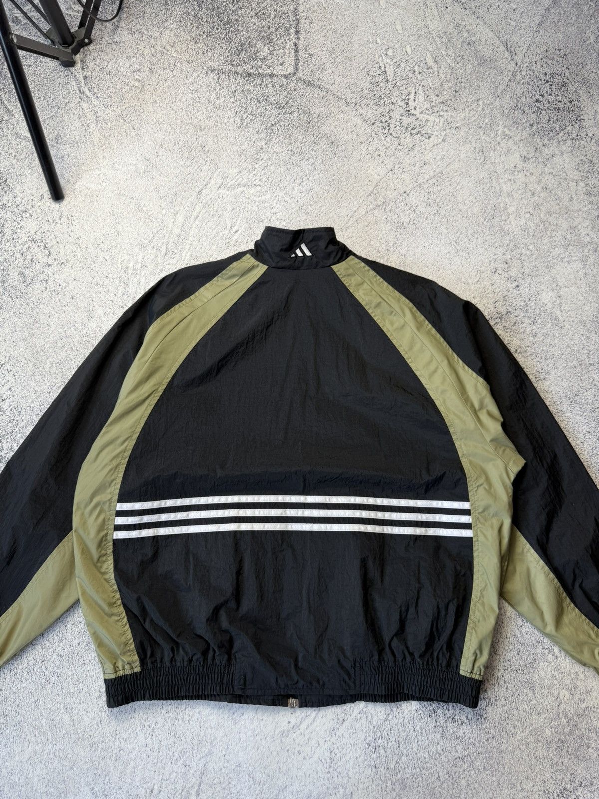 Adidas Vintage Adidas Track Jacket Nylon Y2K Size US L / EU 52-54 / 3 - 23 Thumbnail