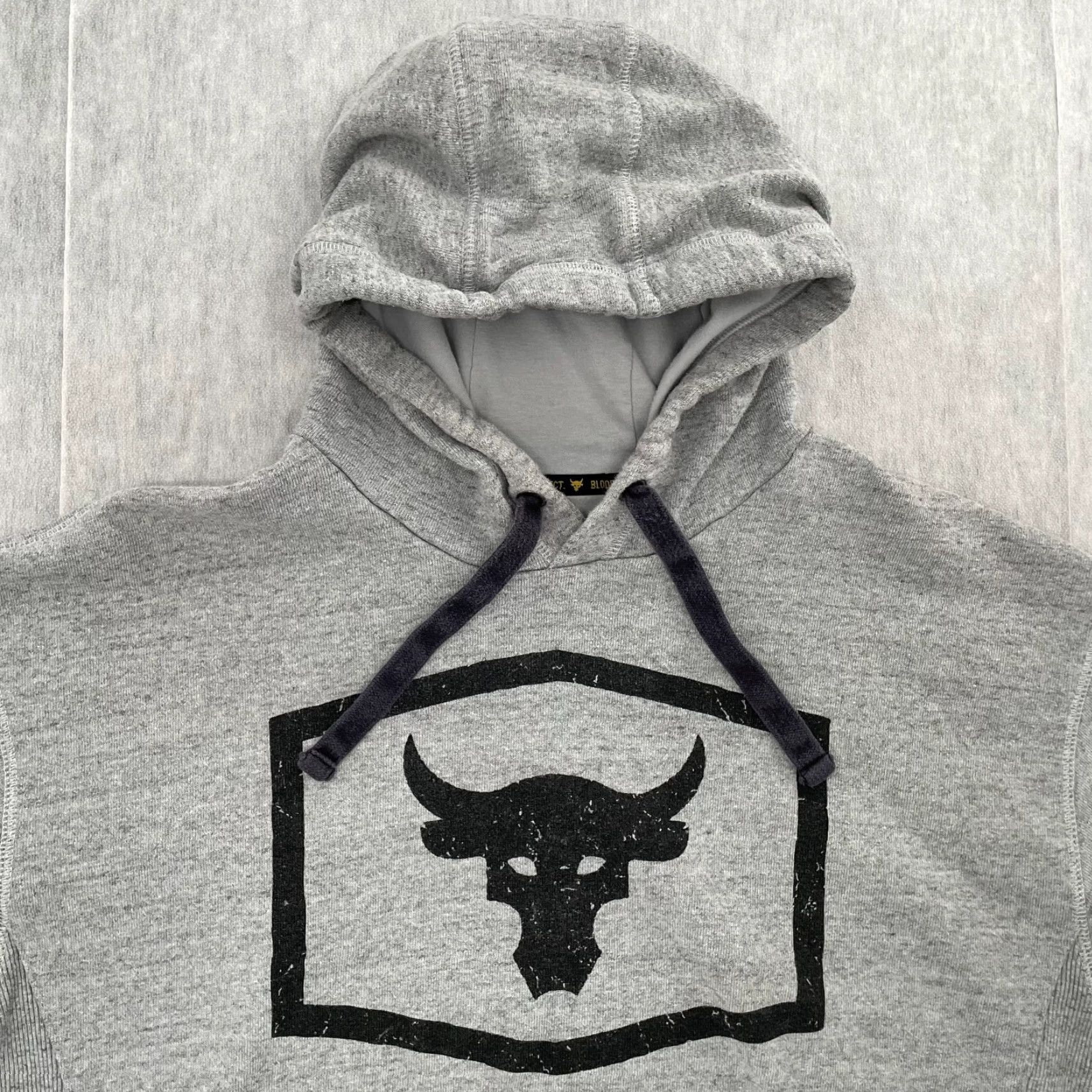 Under Armour VINTAGE Under Armour Project Rock Hoodie Pullover Men Large Sleeveless Gray Graphic Logo Athletic Activewear Size US L / EU 52-54 / 3 - 3 Thumbnail