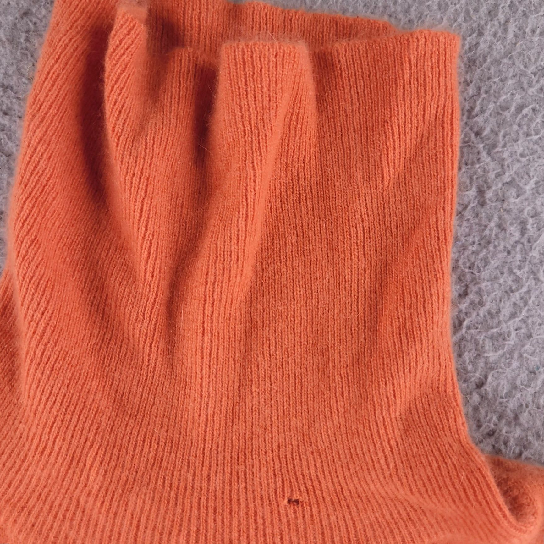 Bloomingdale's VINTAGE Bloomingdale's Sweater Womens Small Orange Cashmere Turtleneck Pullover Size S / US 4 / IT 40 - 2 Thumbnail