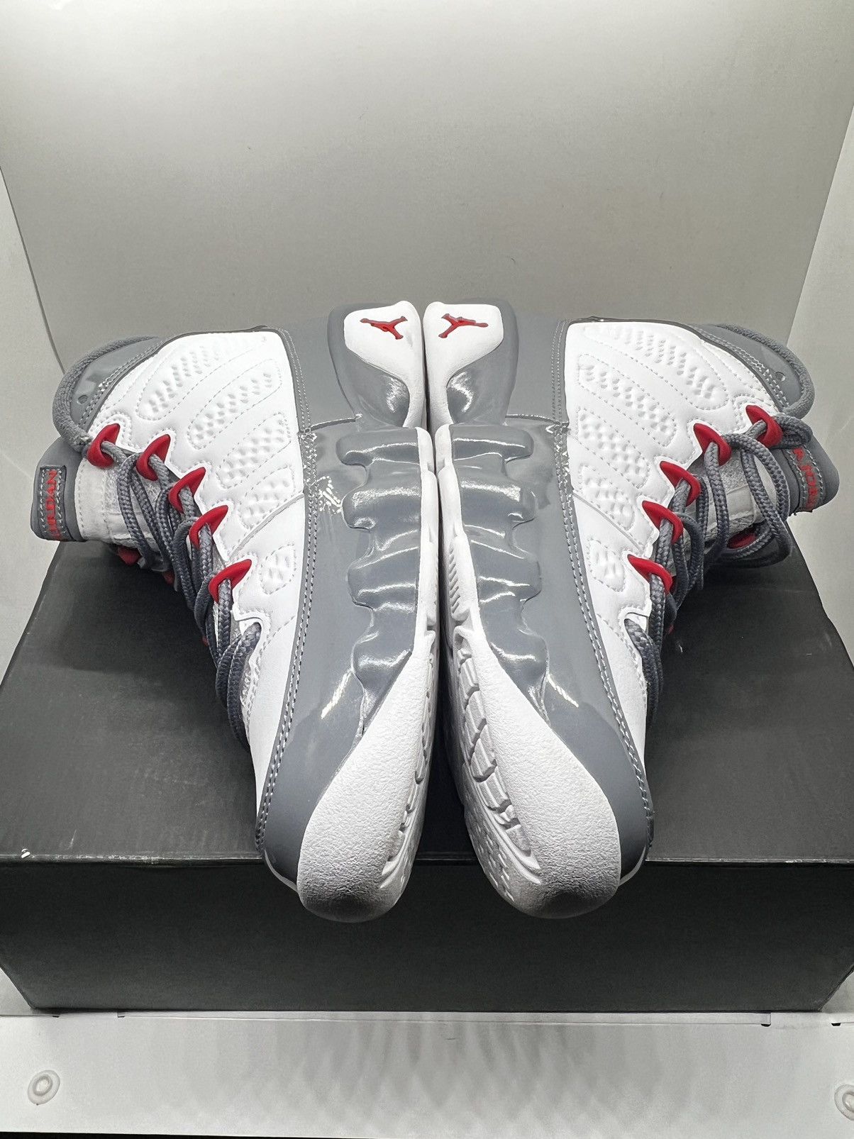 Jordan Brand Air Jordan 9 Retro Fire Red (GS) Size US 6.5 / EU 39-40 - 7 Thumbnail