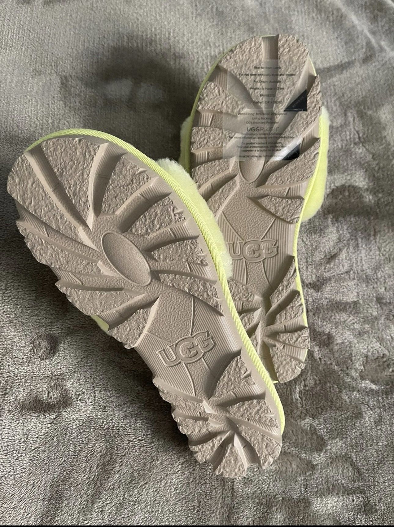 Ugg UGG Women's Lemon Sheepskin Slide Slippers Size US 7 / IT 37 - 3 Thumbnail
