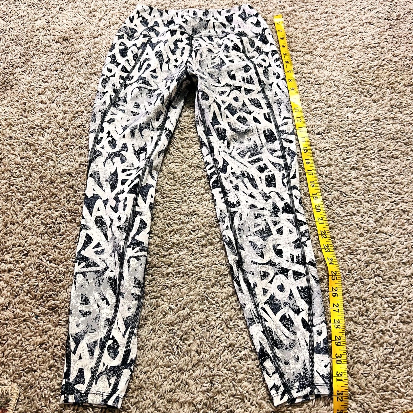 Logo 7 VINTAGE Foray Golf Women’s Logo Athletic Leggings Capri Size S White Womens Capris Logo Athletic Leggings Size 28" / US 6 / IT 42 - 3 Thumbnail
