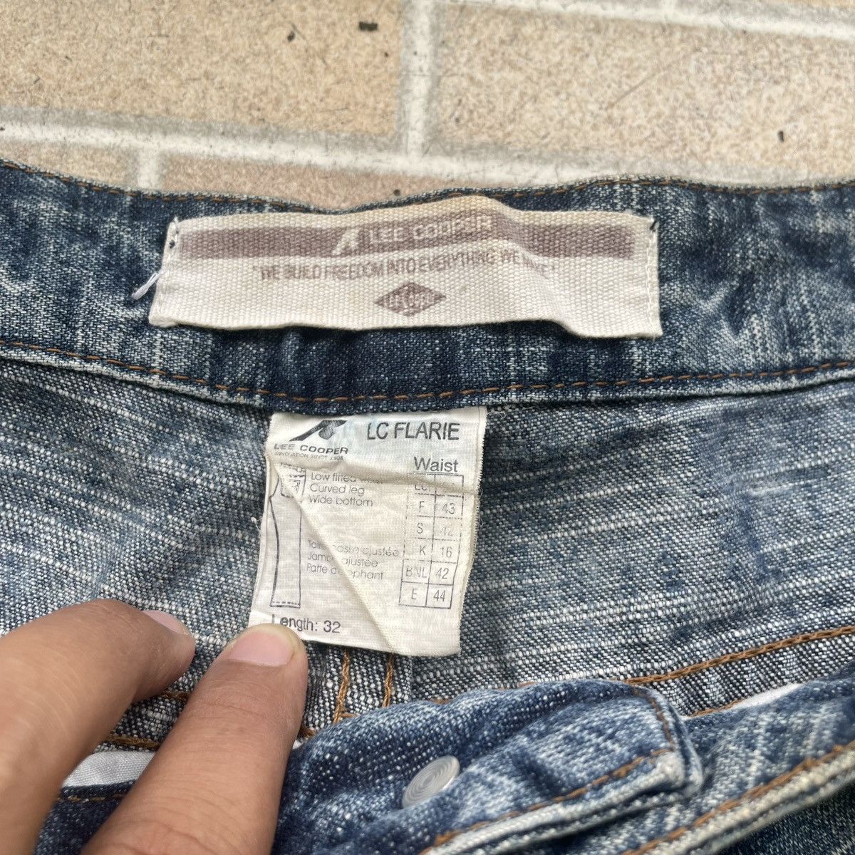 If Six Was Nine Y2K Lee Cooper Bootcut Flare Distressed Mud Washed Jeans Size US 32 / EU 48 - 8 Thumbnail