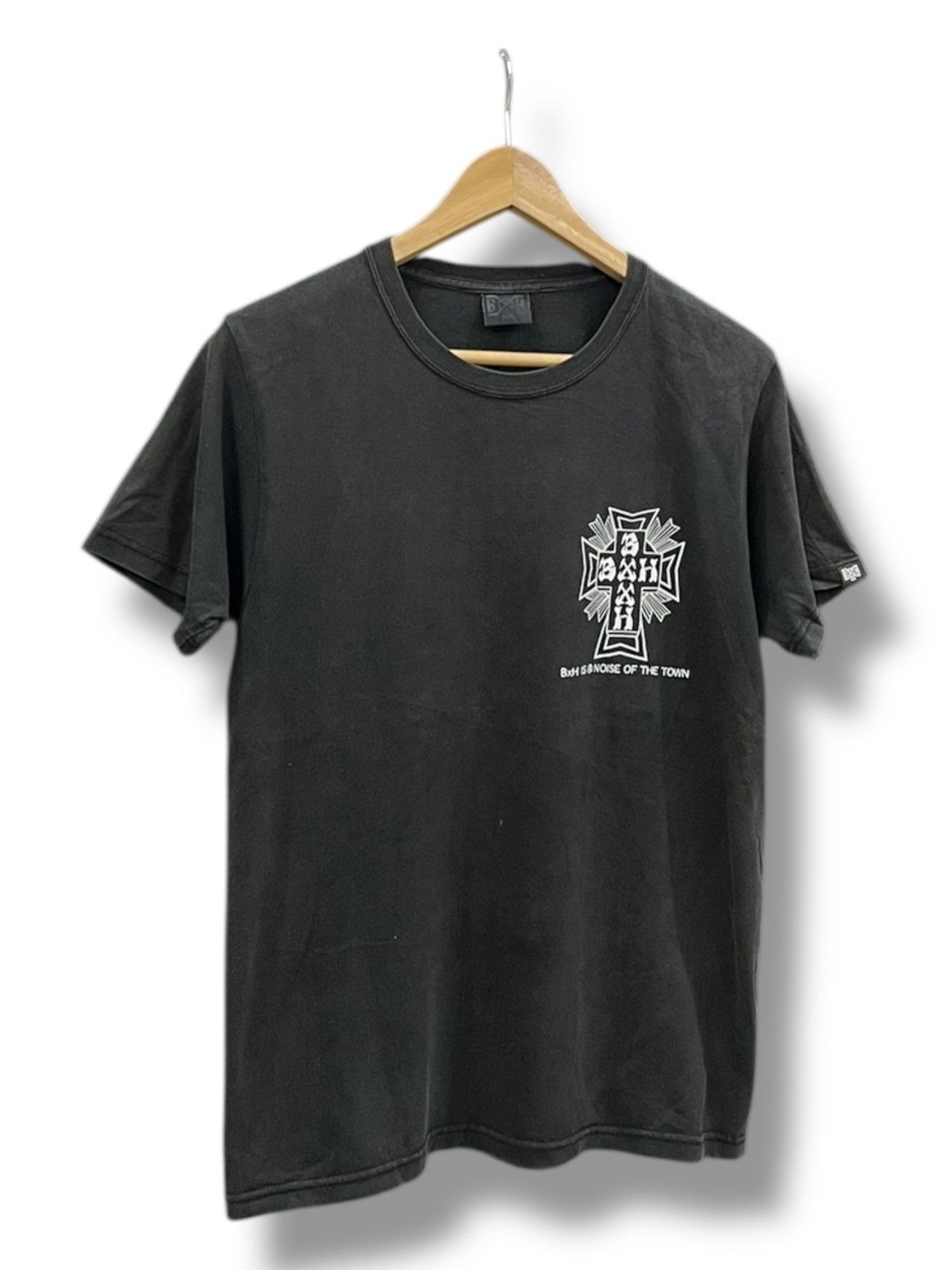 Bounty Hunter Vintage Bounty Hunter x signature BxH cross logo graphic Size US M / EU 48-50 / 2 - 3 Thumbnail
