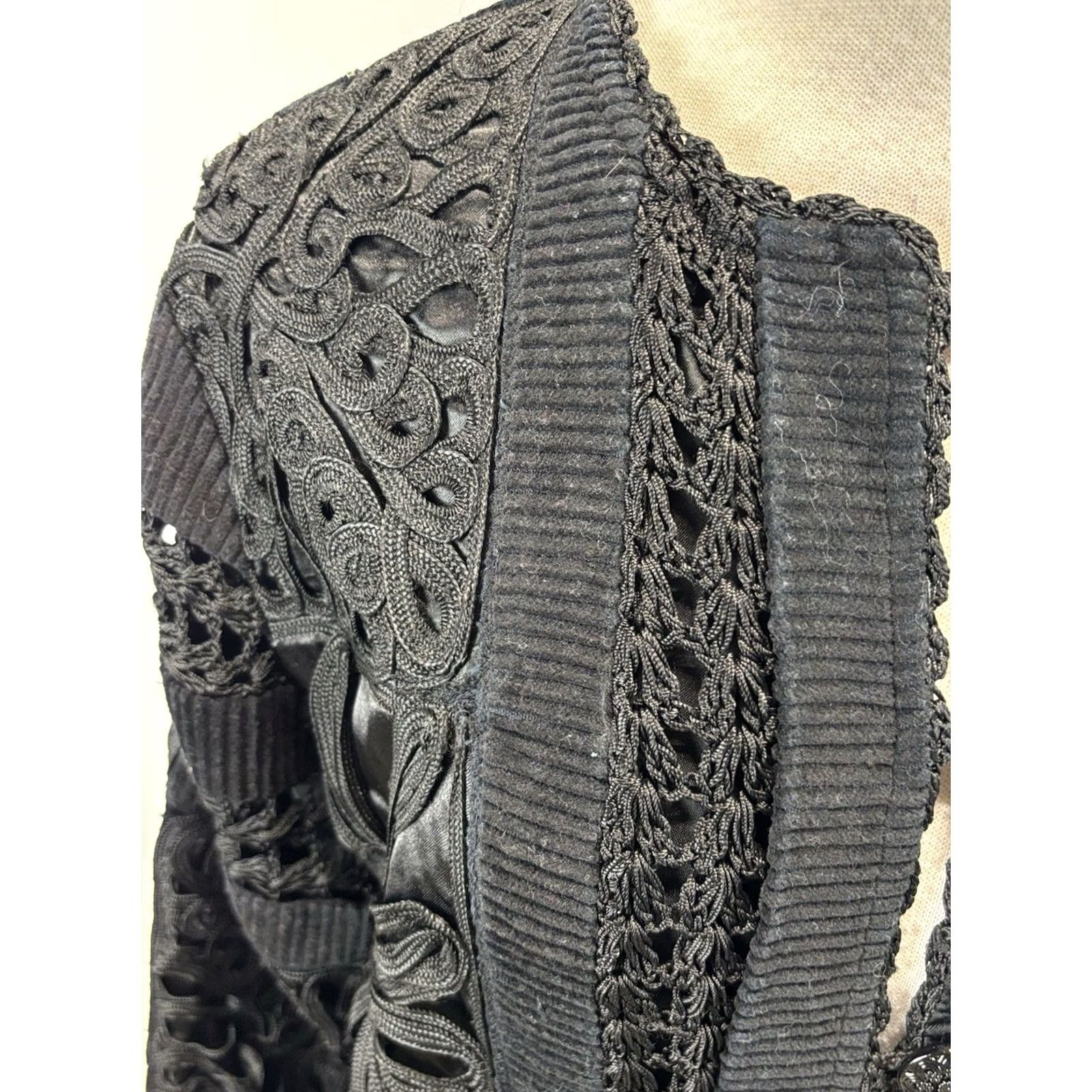 Coldwater Creek VINTAGE Coldwater Creek Black Velvet Jacket Women’s M Embroidered Crochet Goth Fairy Bohemian 90s Whimsigoth Women Size M / US 6-8 / IT 42-44 - 7 Thumbnail