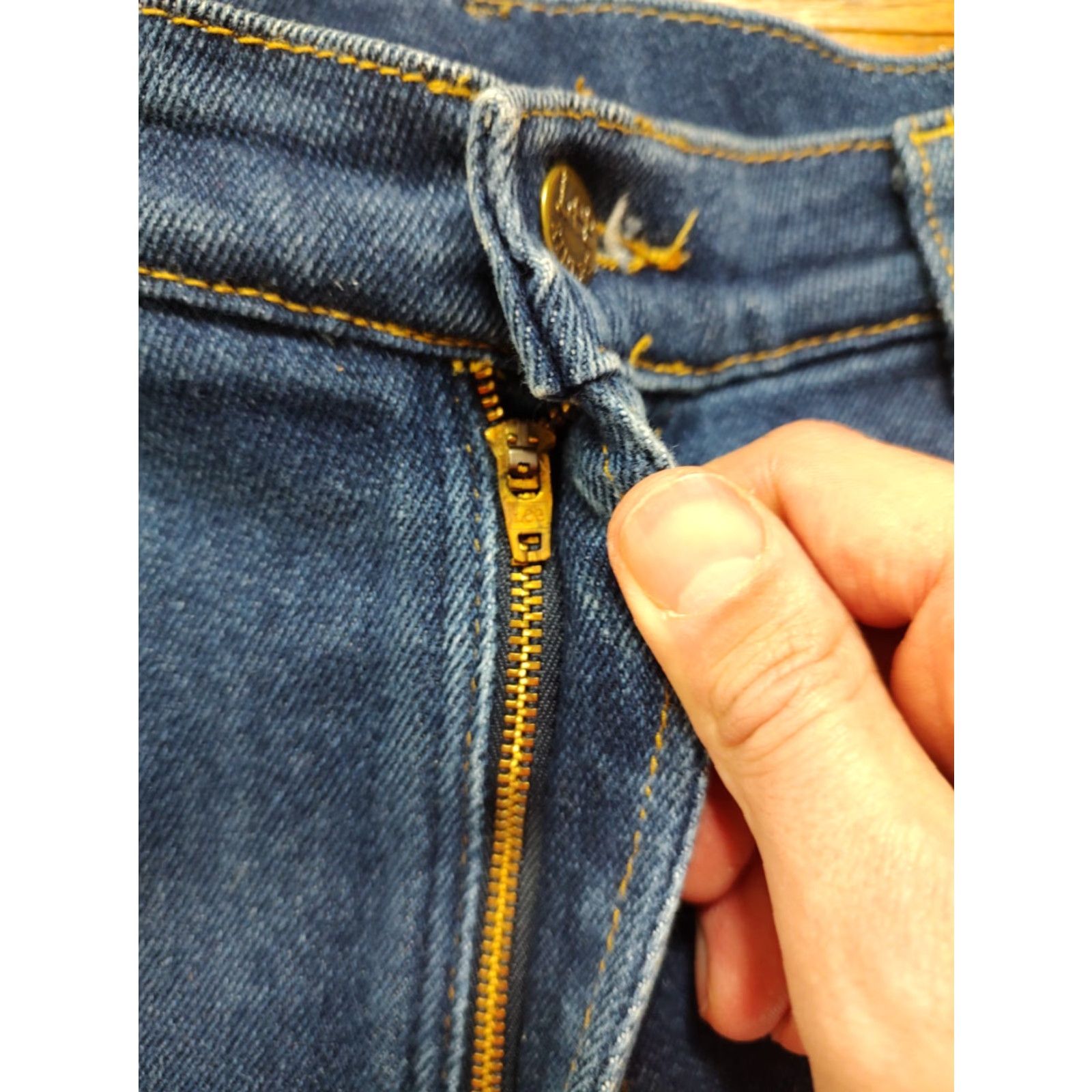 Lee VINTAGE Lee Jeans Womens 29x33 Blue Denim 5-Pocket Zipper Button Logo USA Made 80s Western Mom Size 29" - 4 Thumbnail