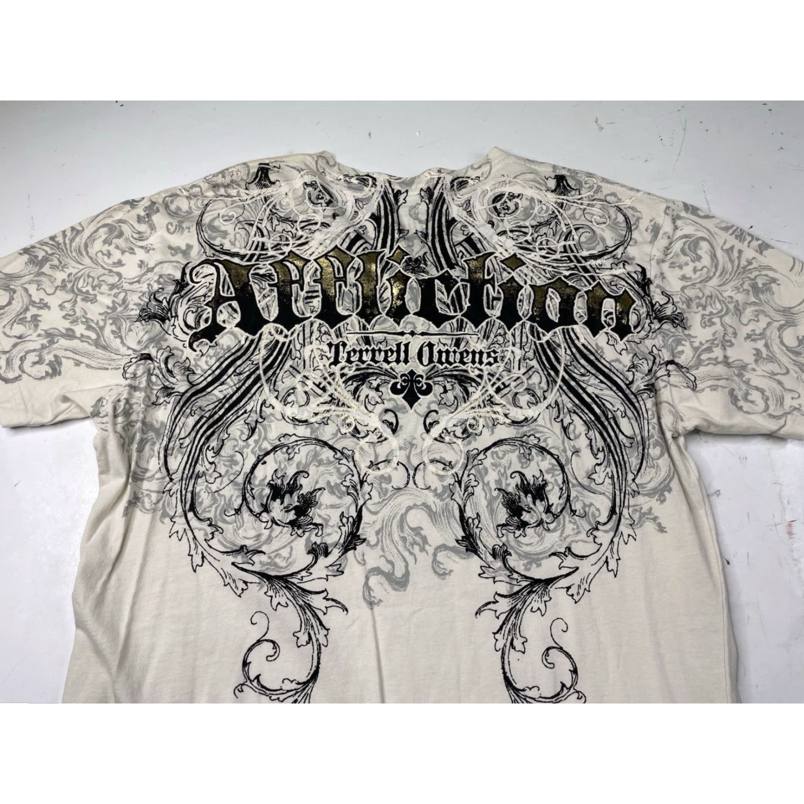 Affliction VINTAGE Affliction Terrell Owen’s V Neck T Shirt Men’s XL White Signatures Series Short Sleeve Men XL V-Neck T-Shirt Size US XL / EU 56 / 4 - 7 Thumbnail